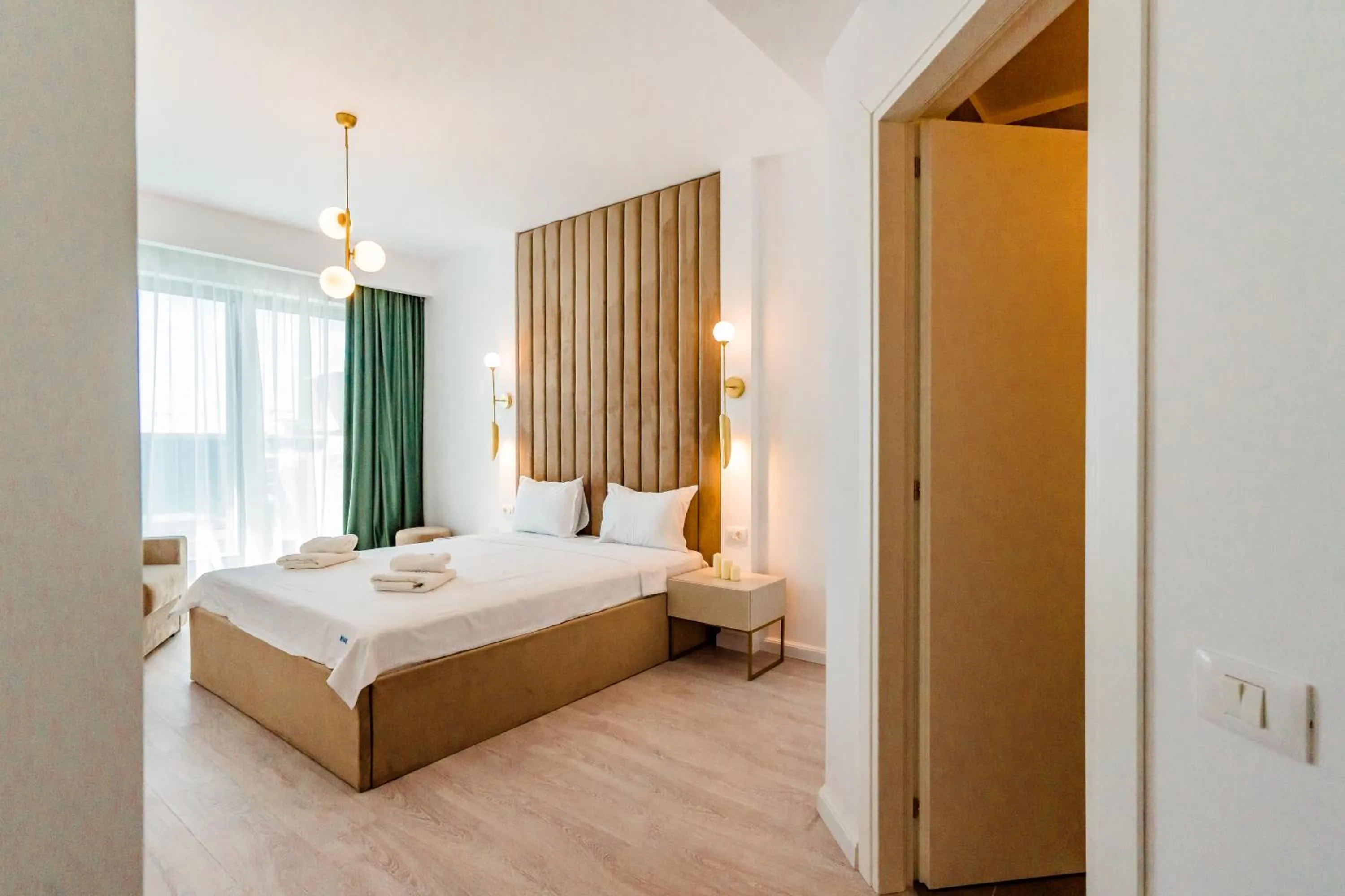Bedroom, Bed in WAVE 4 Apartments Mamaia Nord