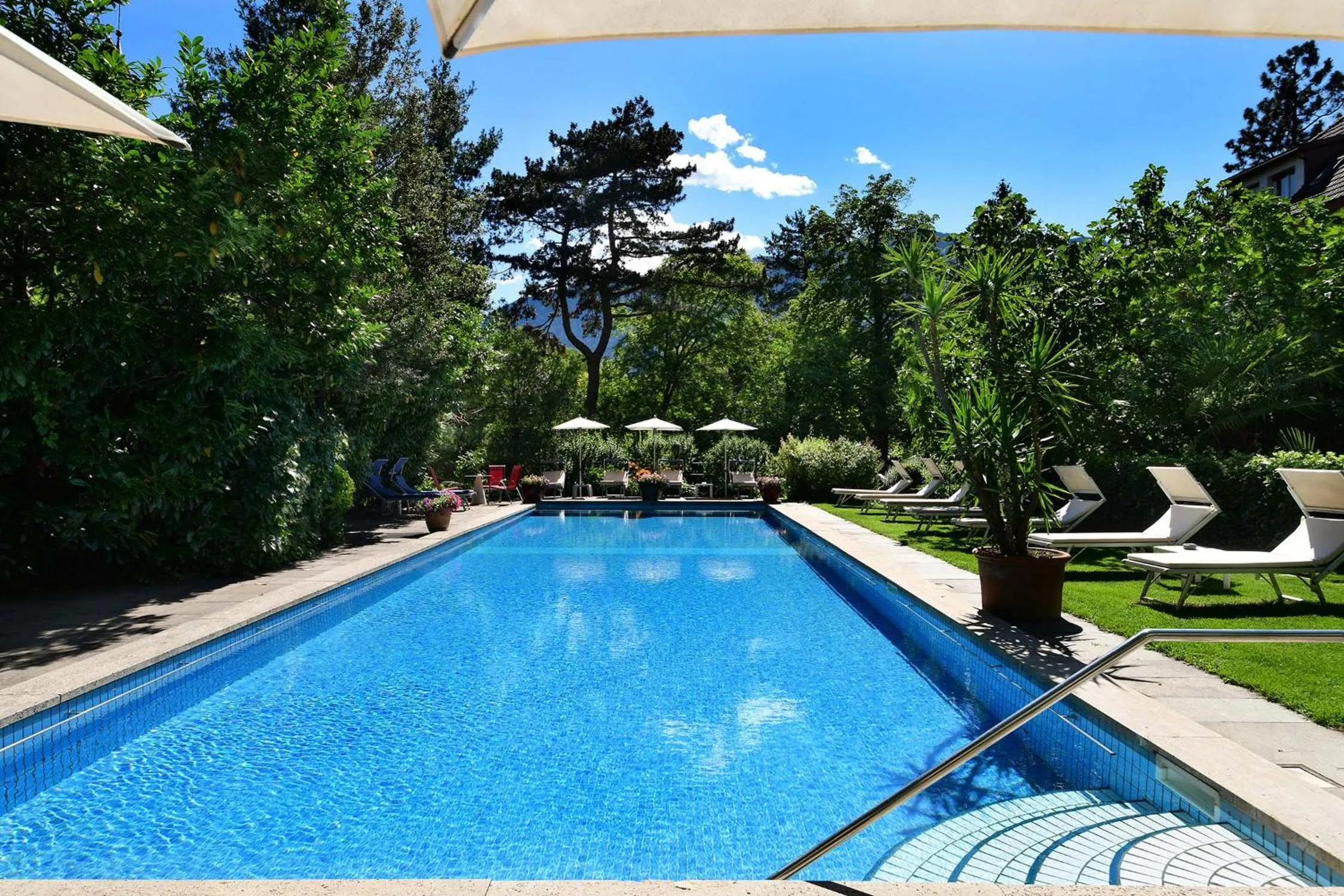 Swimming pool in Hotel Juliane