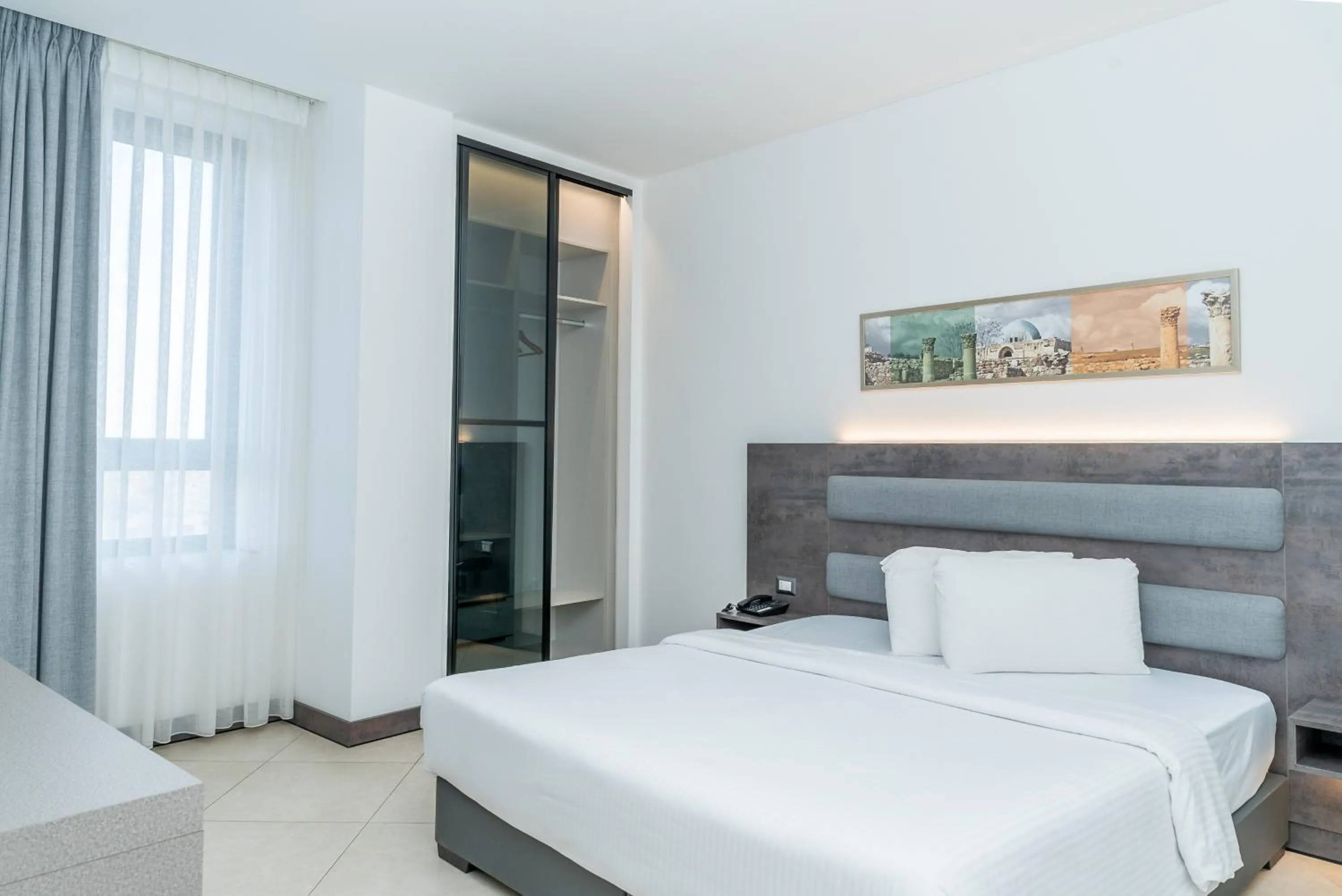 Bedroom, Bed in Liv Weibdeh Hotel Suites