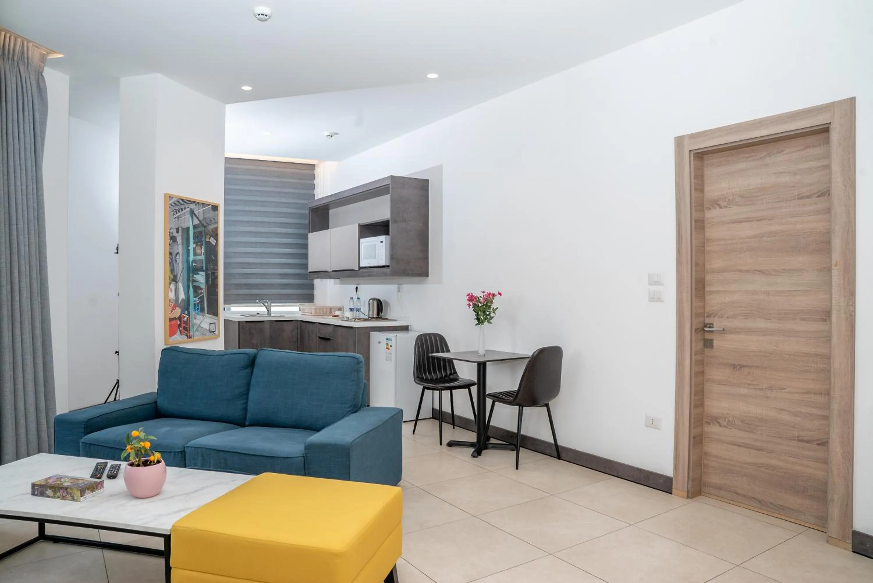 Kitchen or kitchenette in Liv Weibdeh Hotel Suites