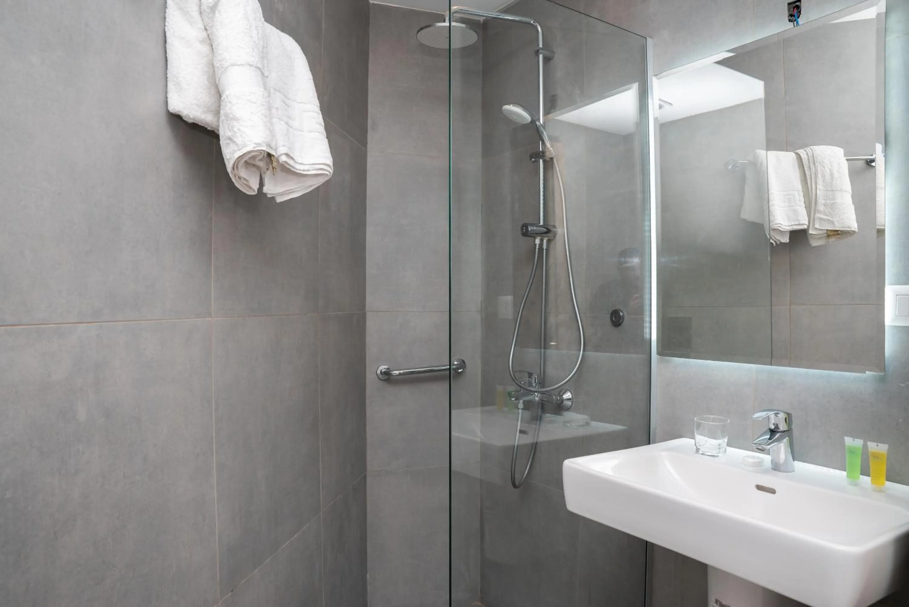 Bathroom in Liv Weibdeh Hotel Suites