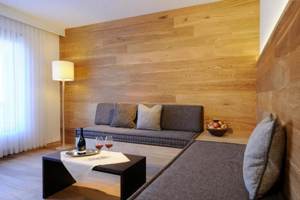 Bio & Wellnesshotel Pazeider - Healing Garden above Meran