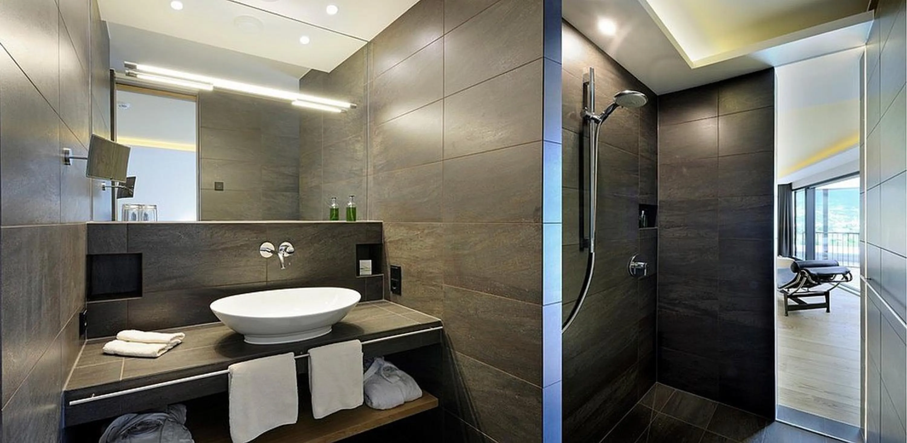 Shower in Bio & Wellnesshotel Pazeider - Healing Garden above Meran