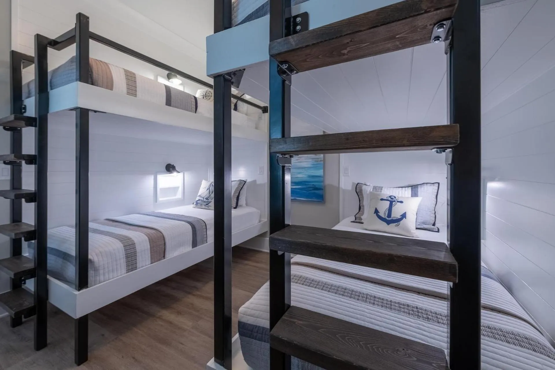 Bed in Hanesbee Escape