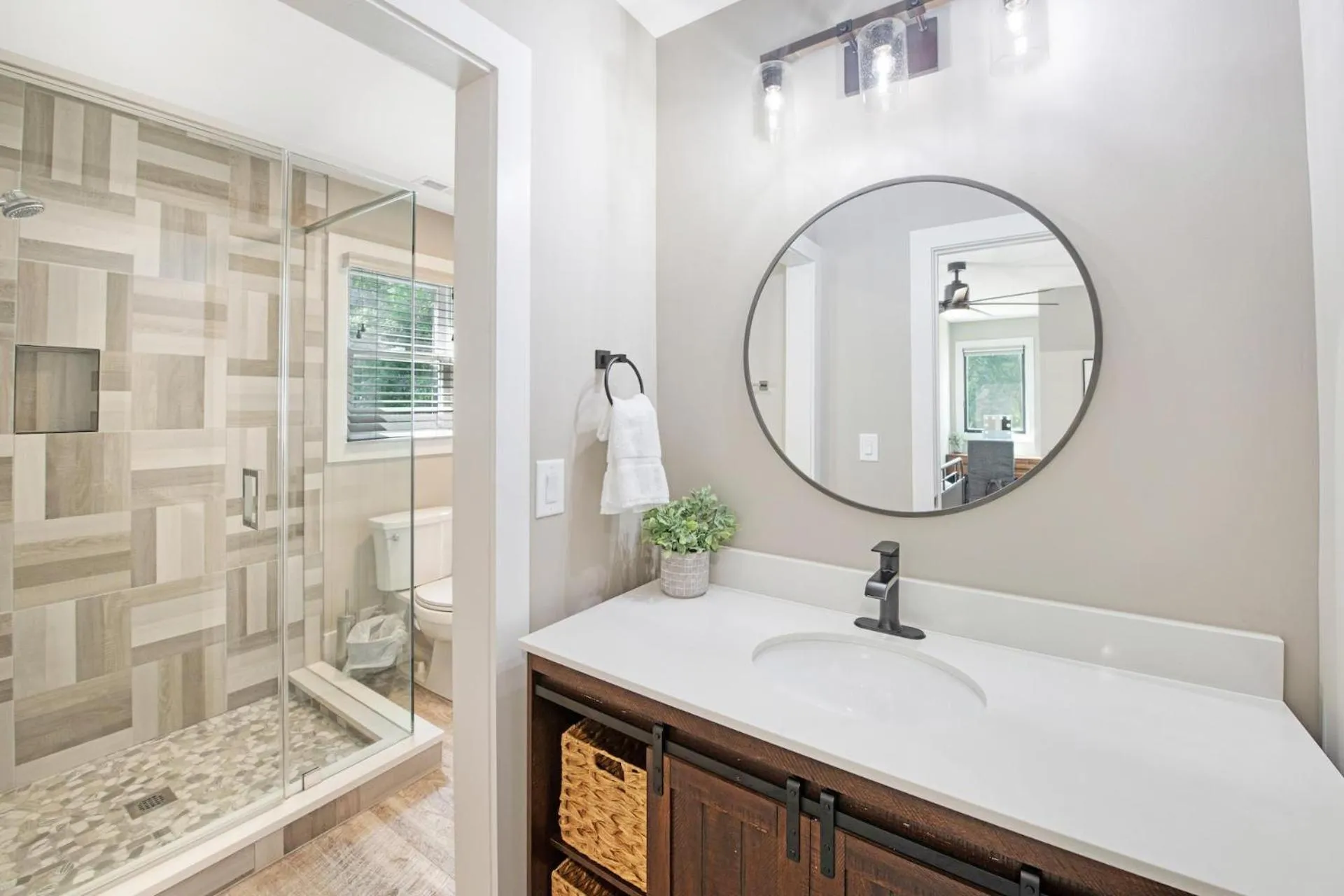 Sterling on Strawpocket