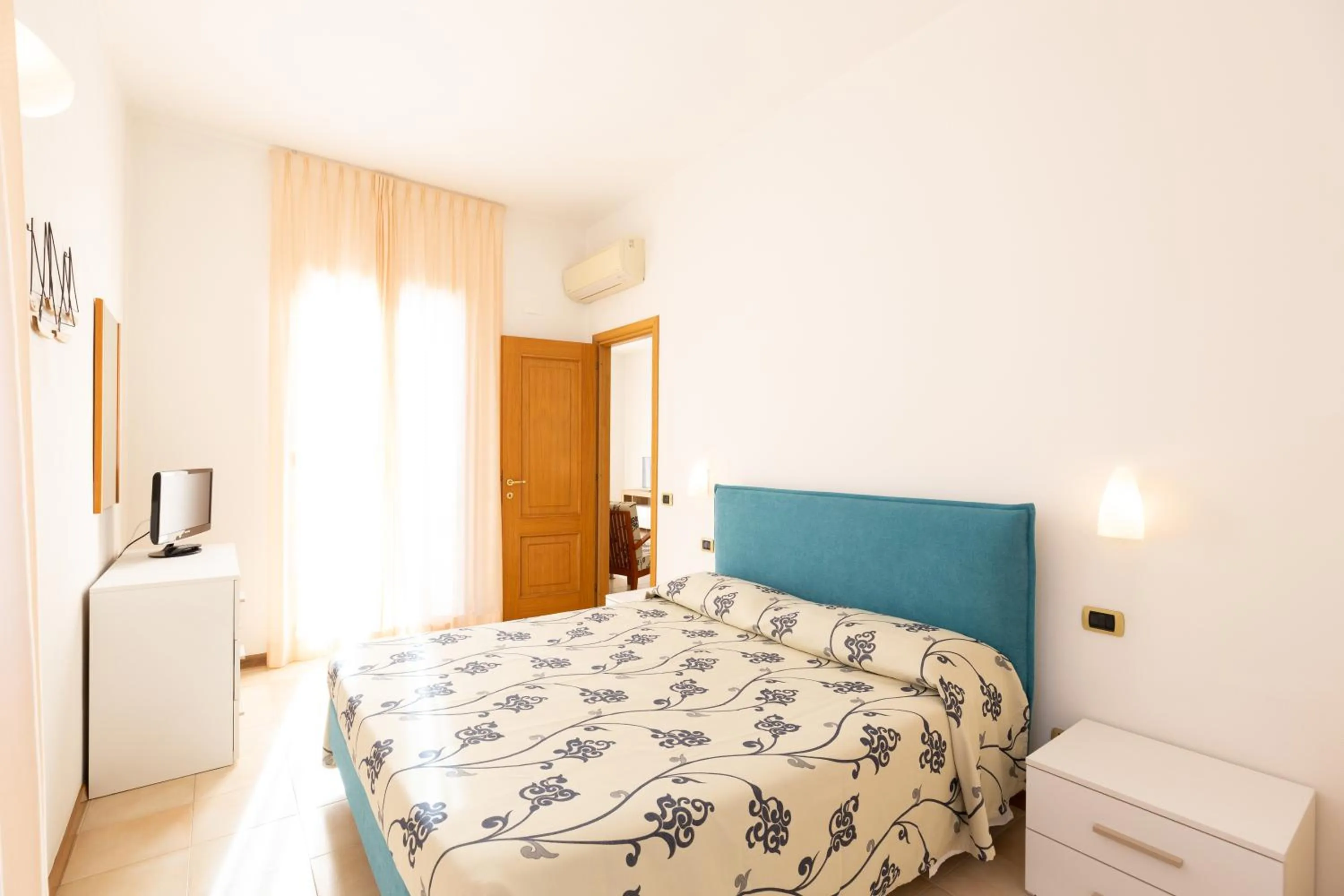 Bedroom, Bed in Riviera Residence