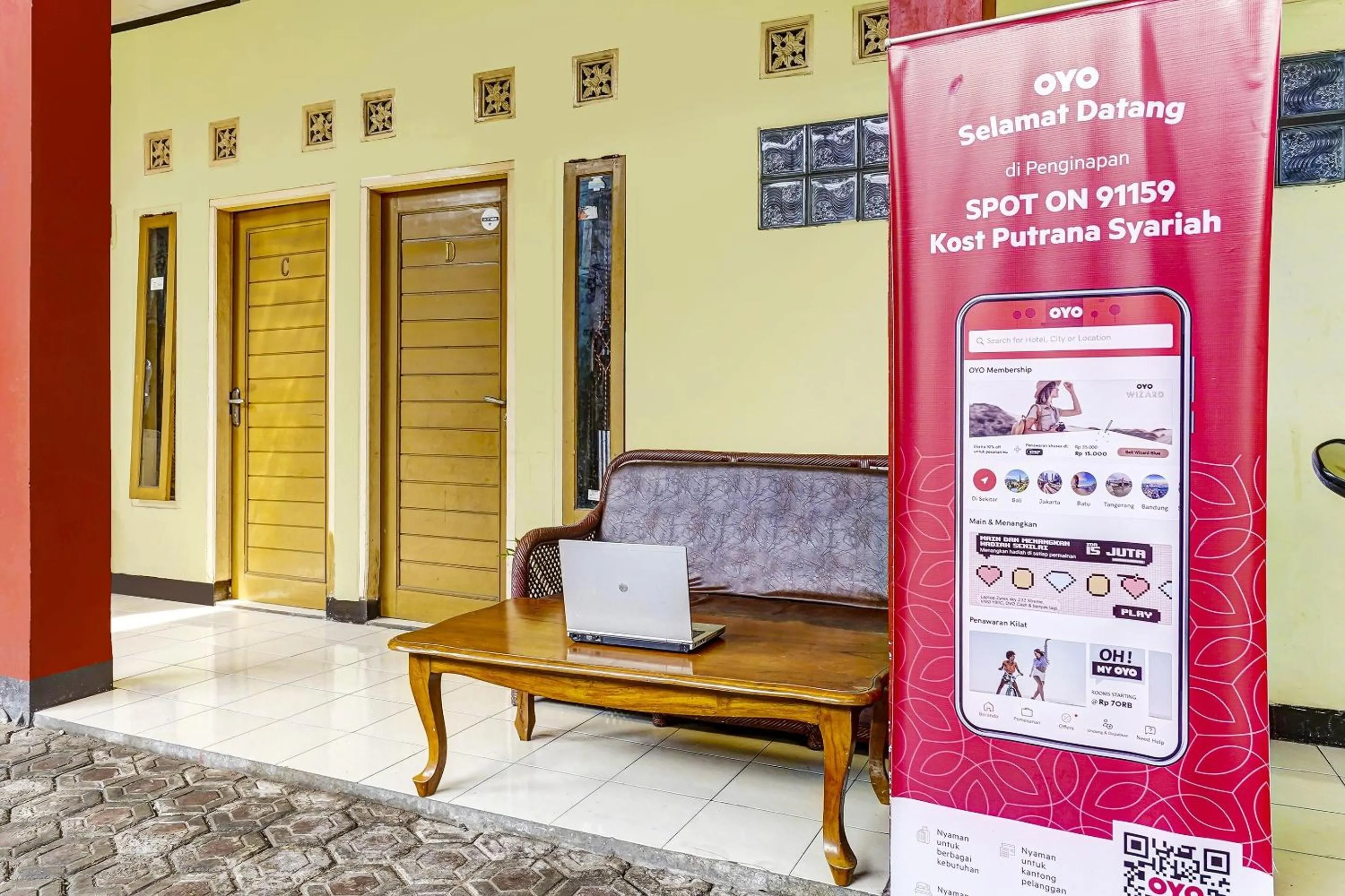 Lobby or reception in SPOT ON 91159 Kost Putrana Syariah