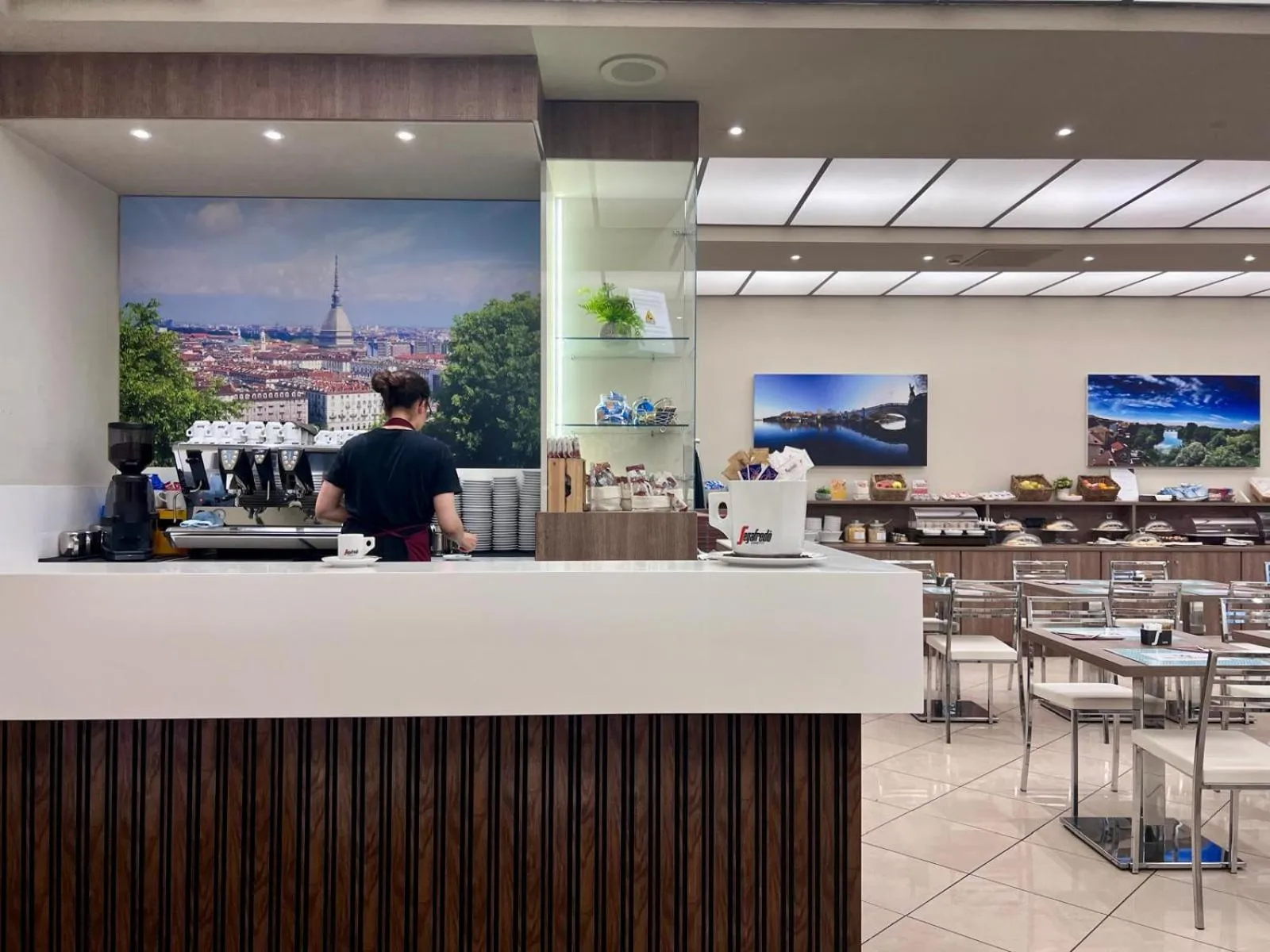 Breakfast in Best Quality Hotel La Darsena