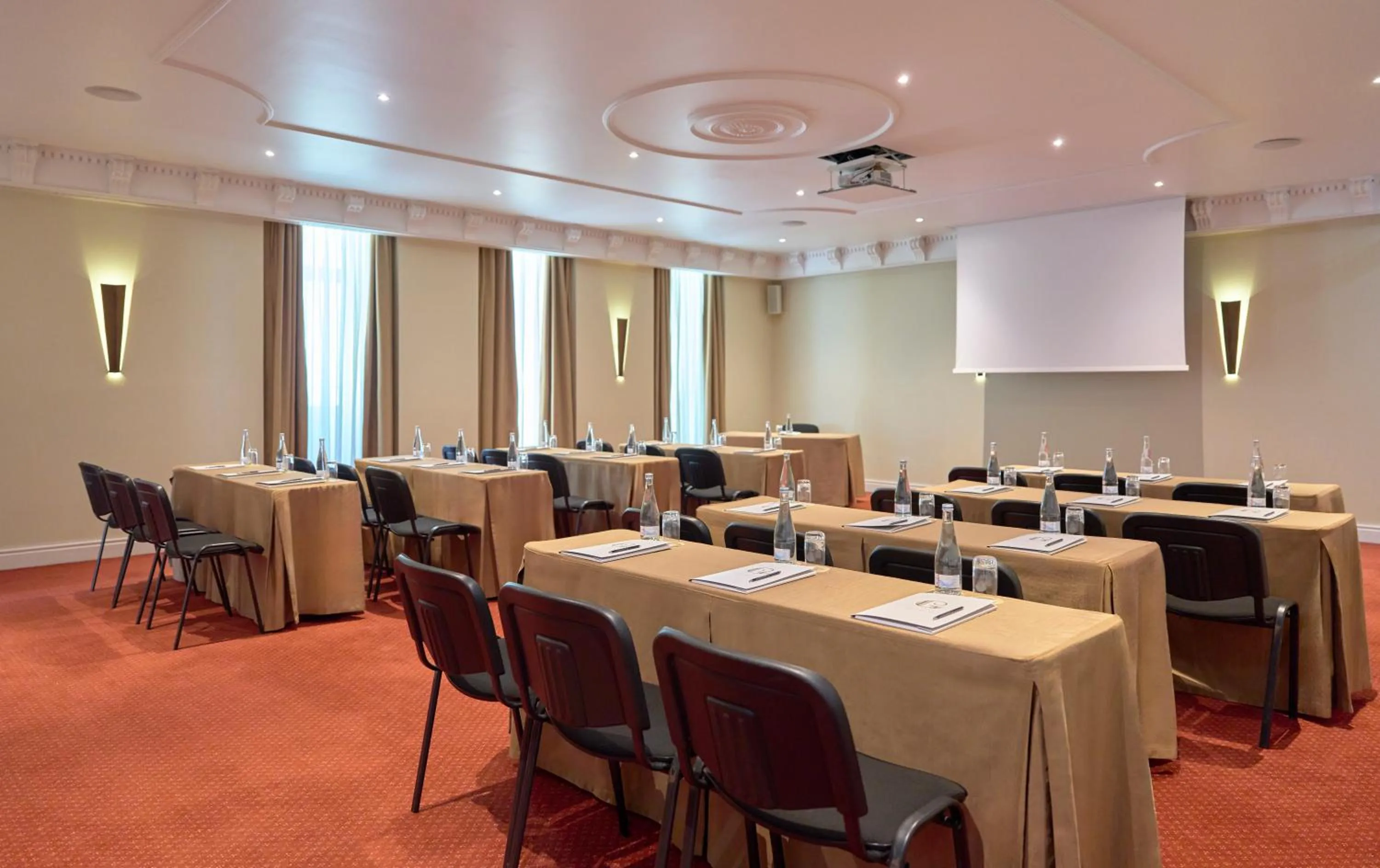 Meeting/conference room in PortoBay Liberdade