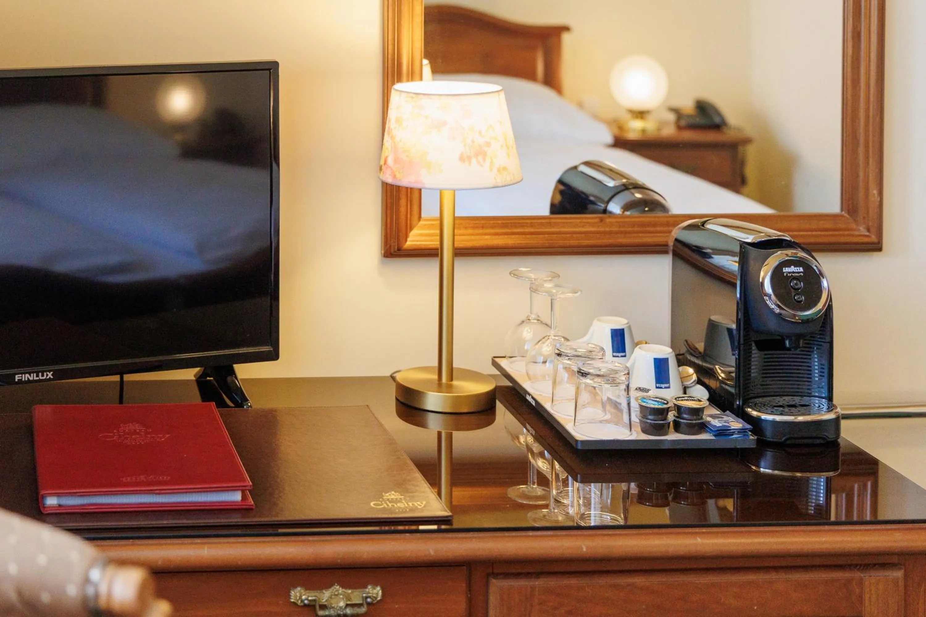Coffee/tea facilities in Hotel U Zámečku Cihelny