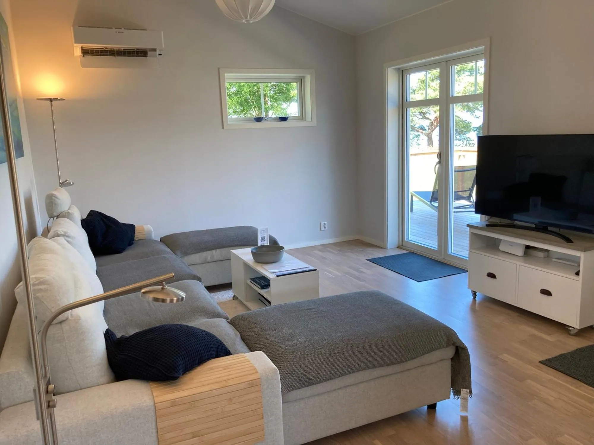 Communal lounge/ TV room in Stora Frögården