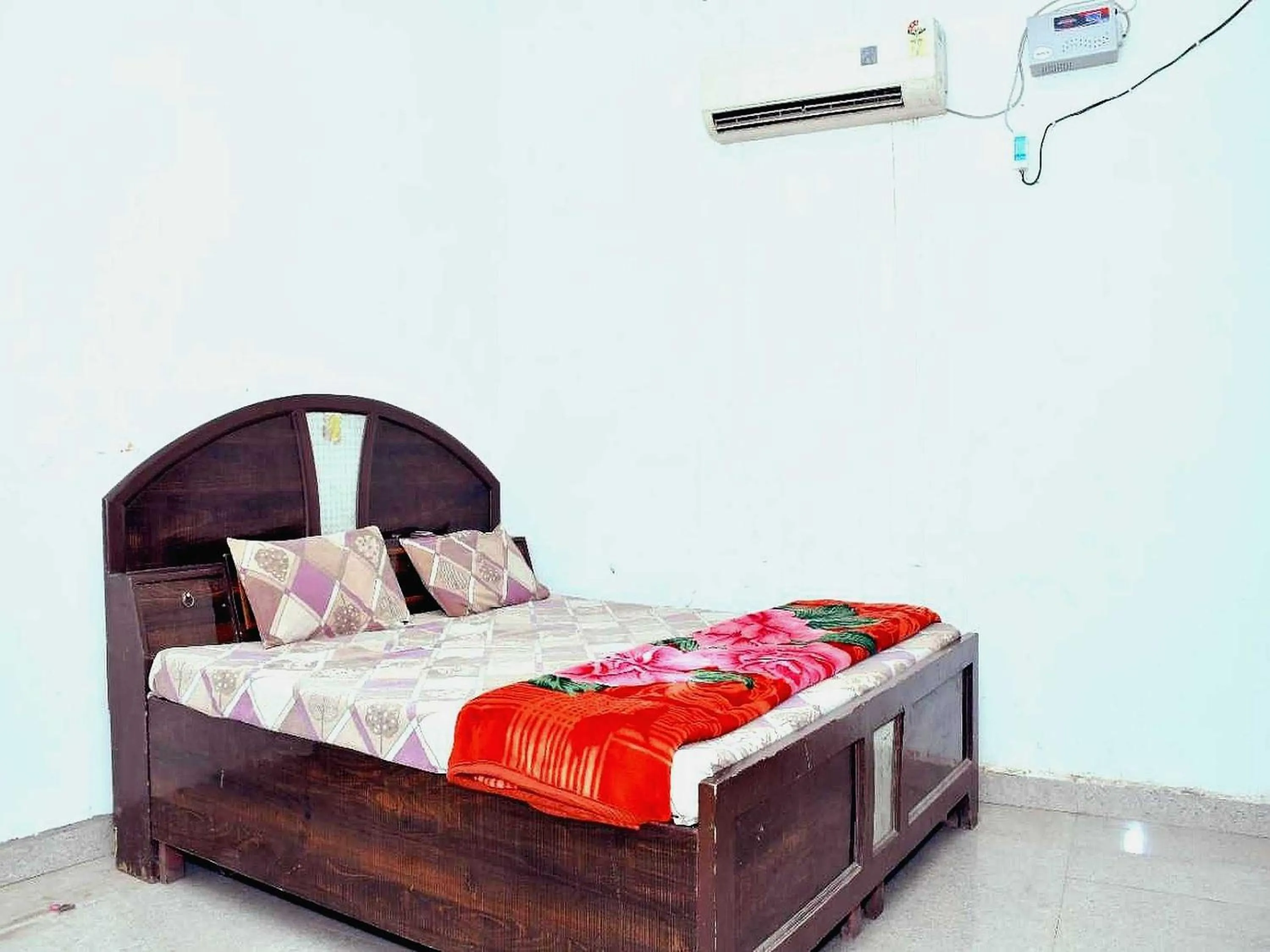 Bedroom, Bed in SPOT ON Harsh Hotel