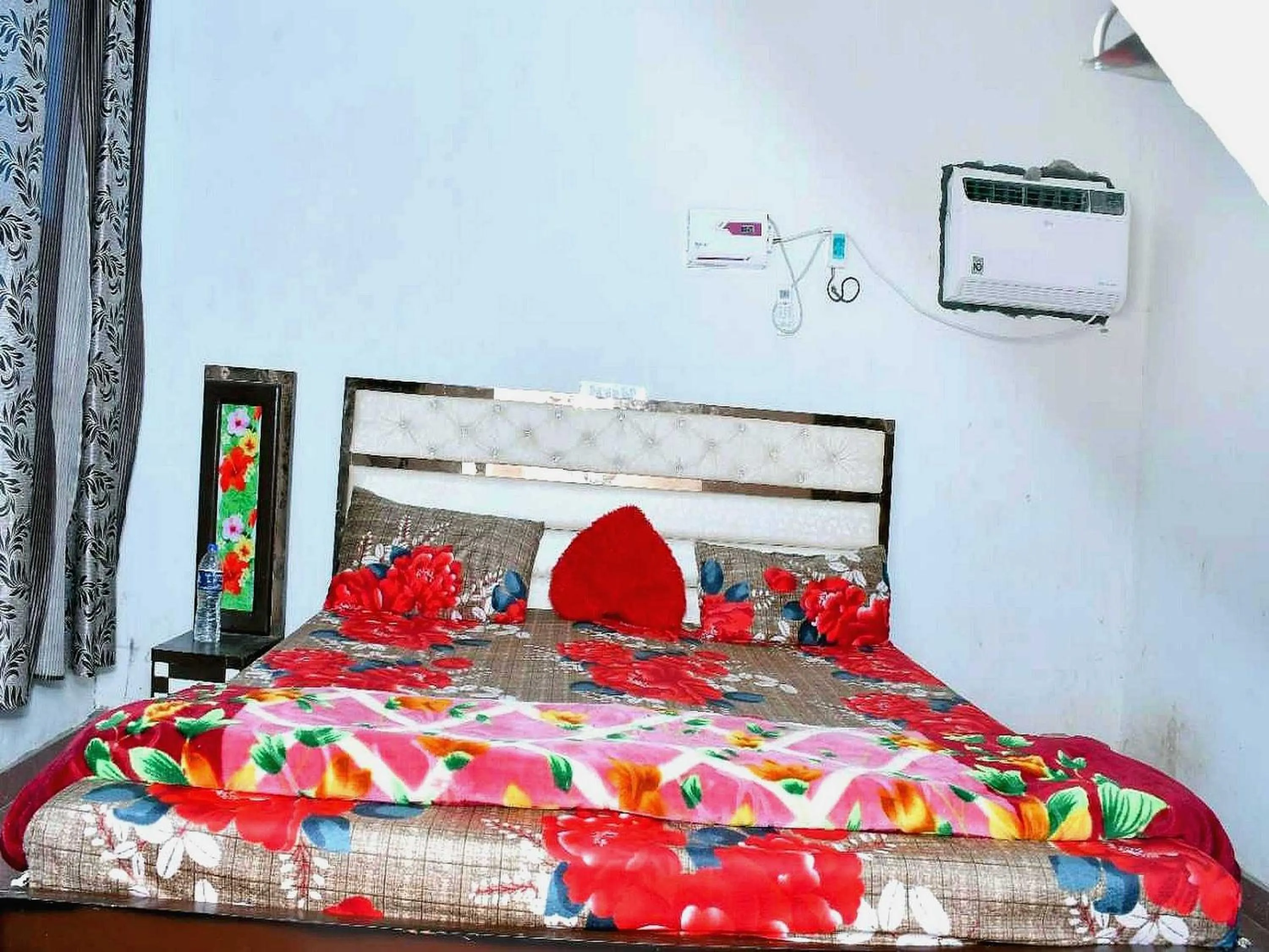 Bedroom, Bed in SPOT ON Harsh Hotel