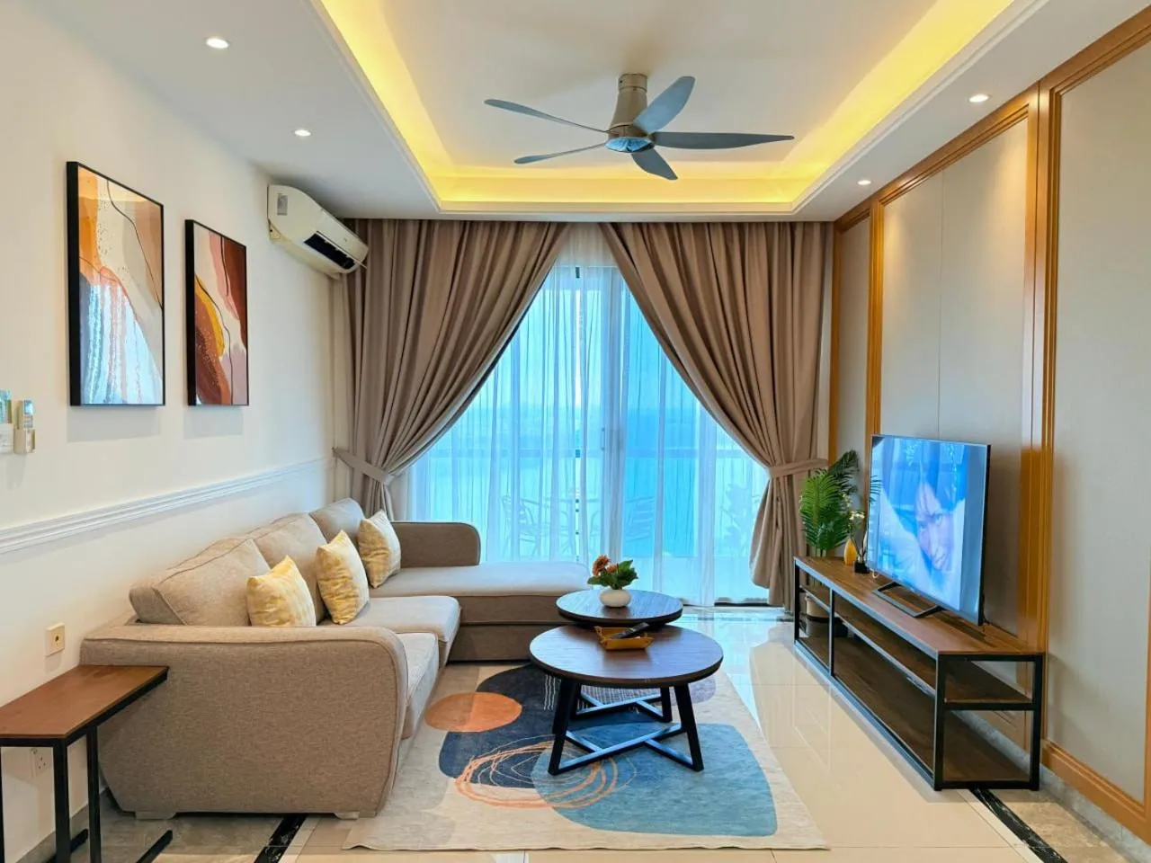 R&F PRINCESS COVE by ANJU