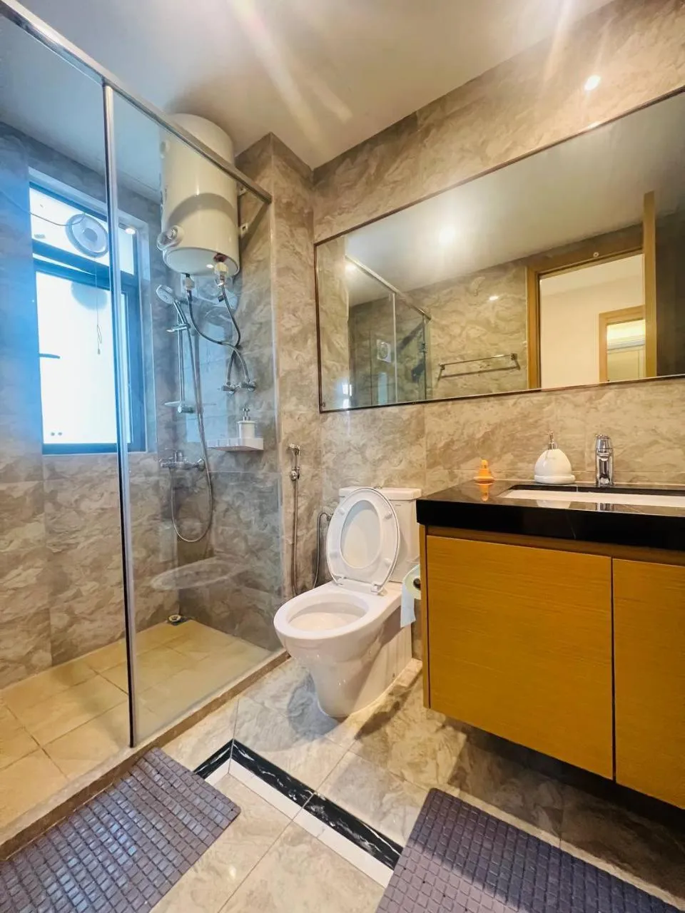 R&F PRINCESS COVE by ANJU