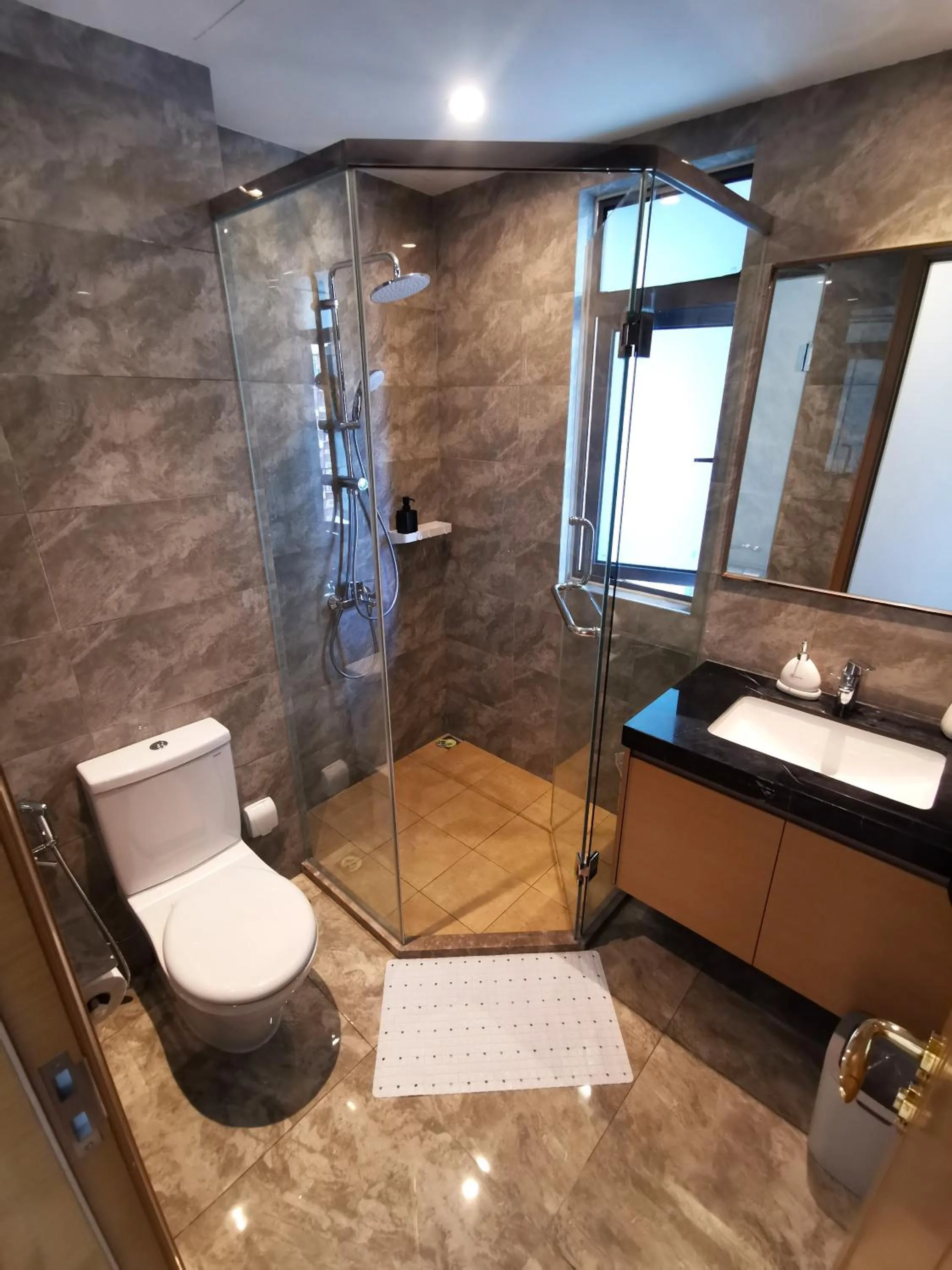 R&F PRINCESS COVE by ANJU