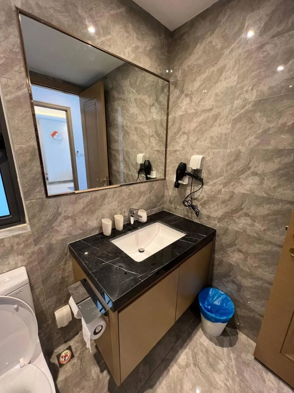 R&F PRINCESS COVE by ANJU