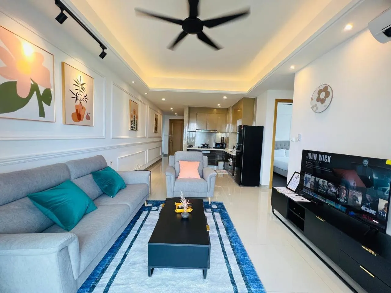 Living room in R&F PRINCESS COVE by ANJU