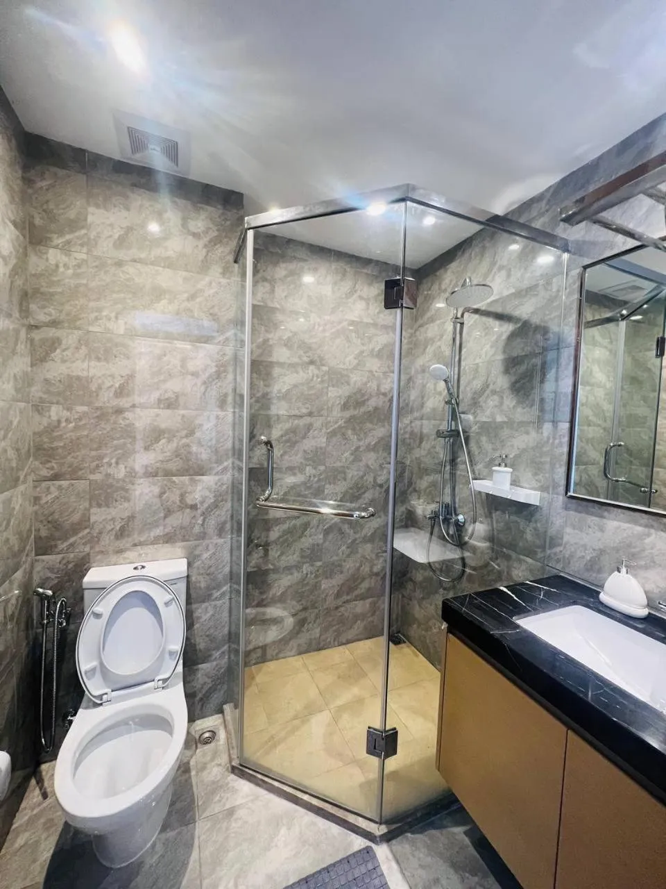 R&F PRINCESS COVE by ANJU