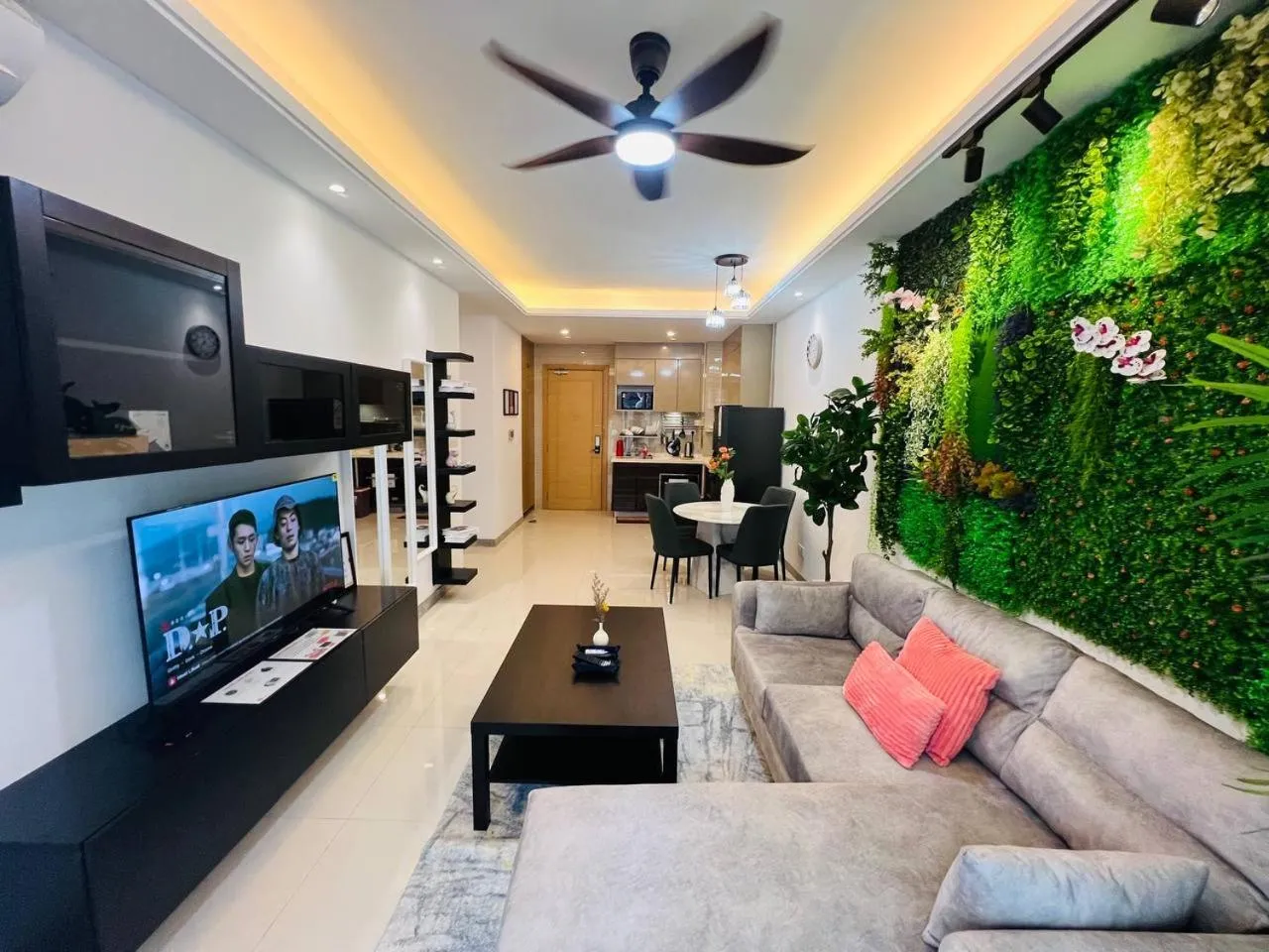 R&F PRINCESS COVE by ANJU