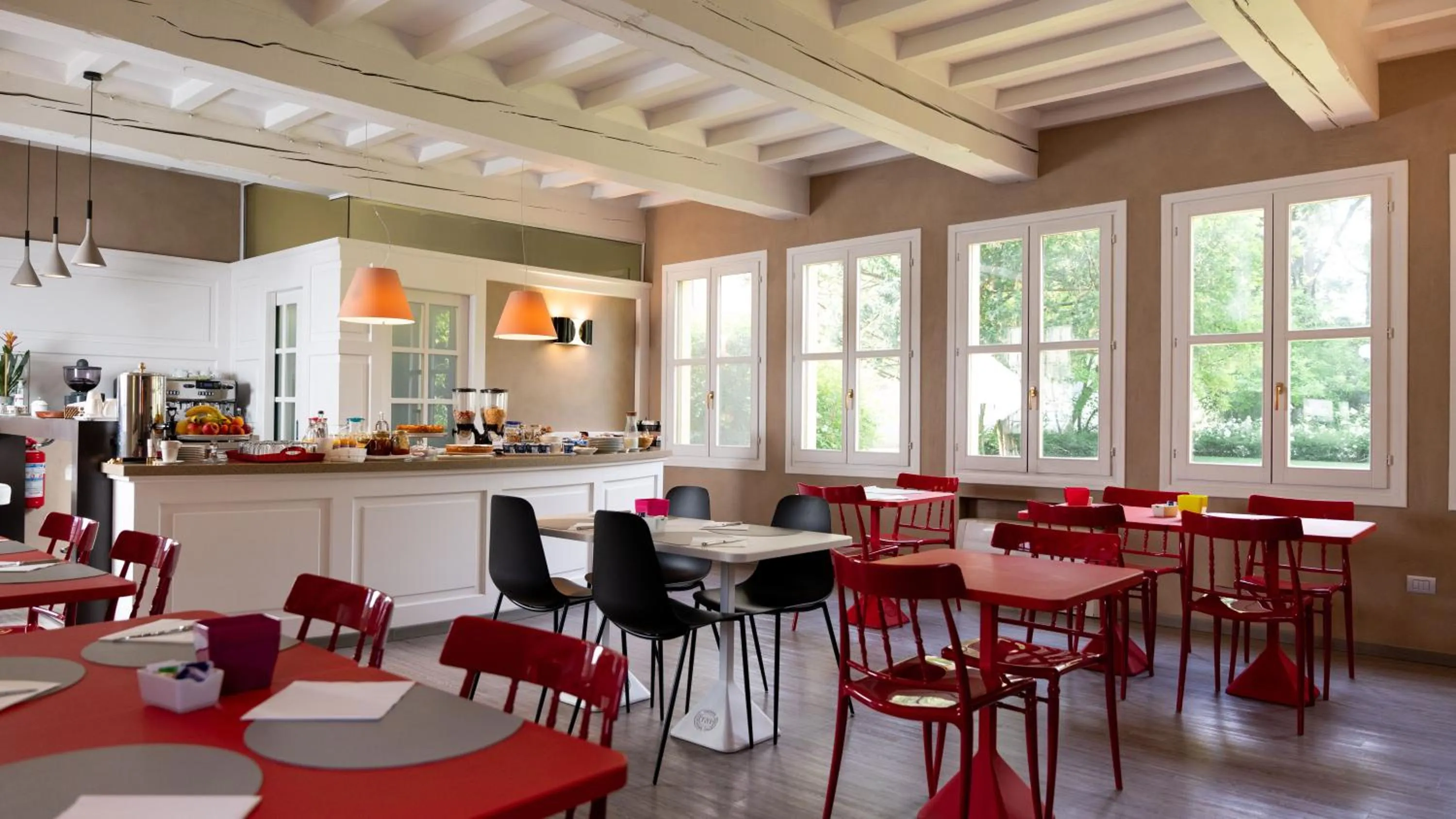 Breakfast in Hotel Villa Nabila