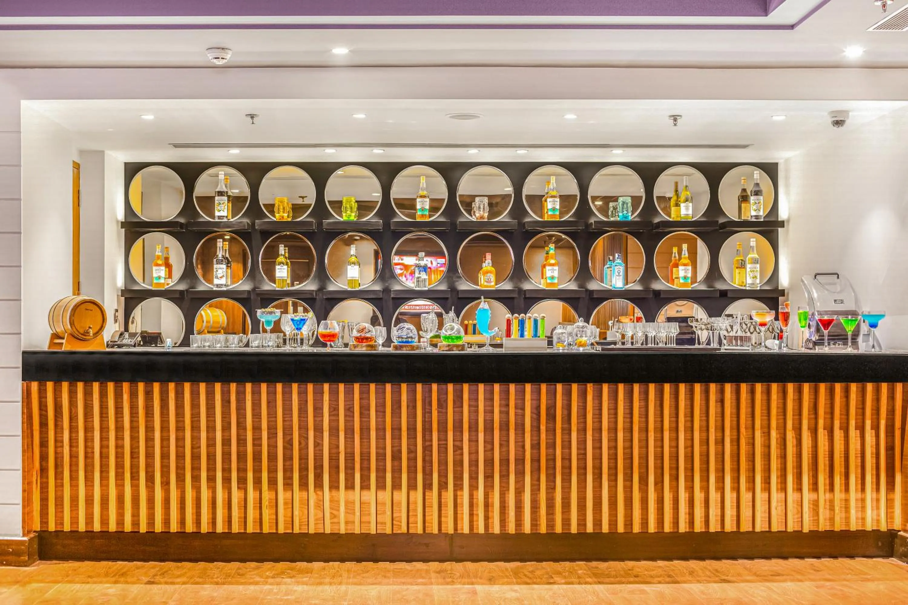 Lounge or bar in Golden Tulip Jalandhar