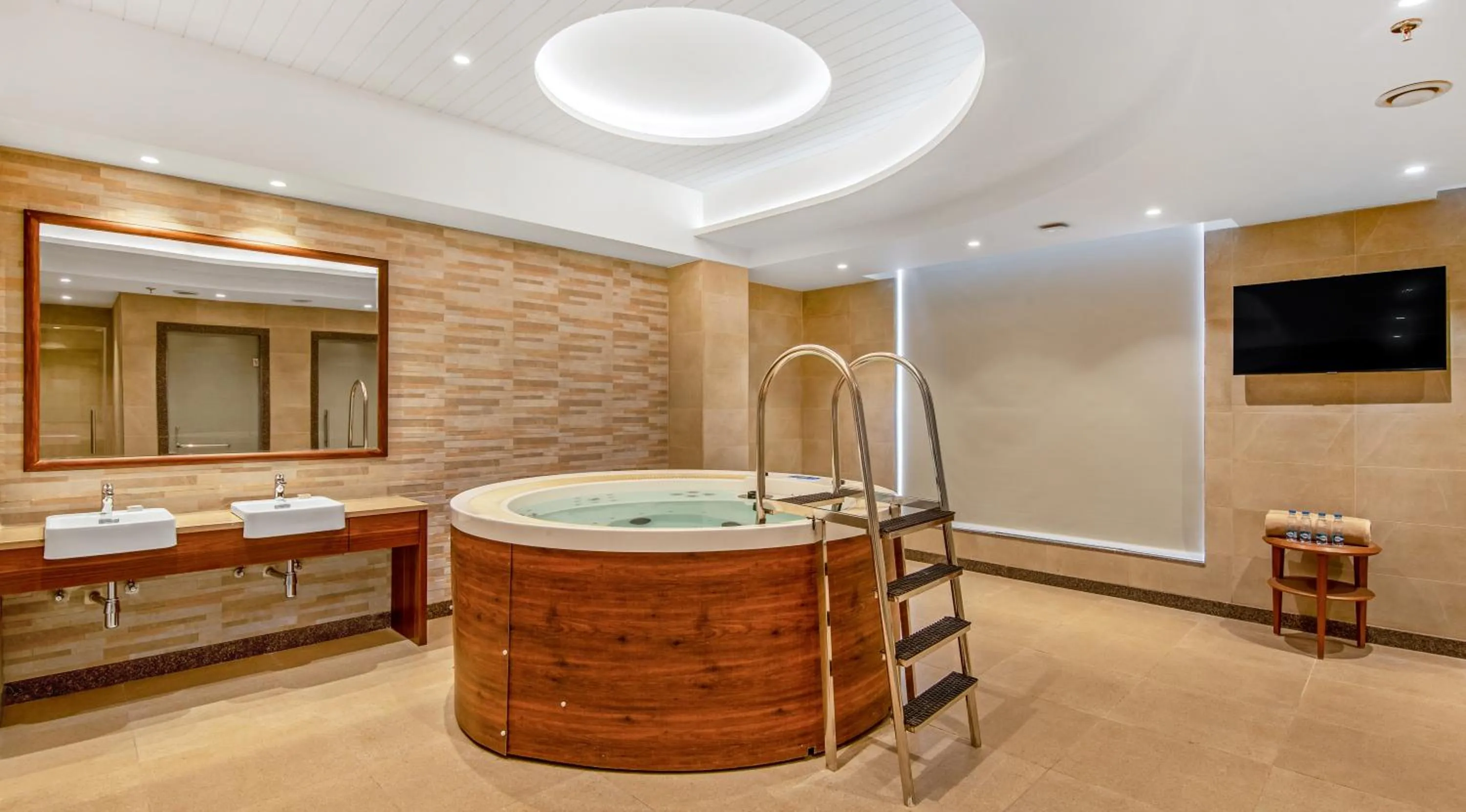 Spa and wellness centre/facilities in Golden Tulip Jalandhar