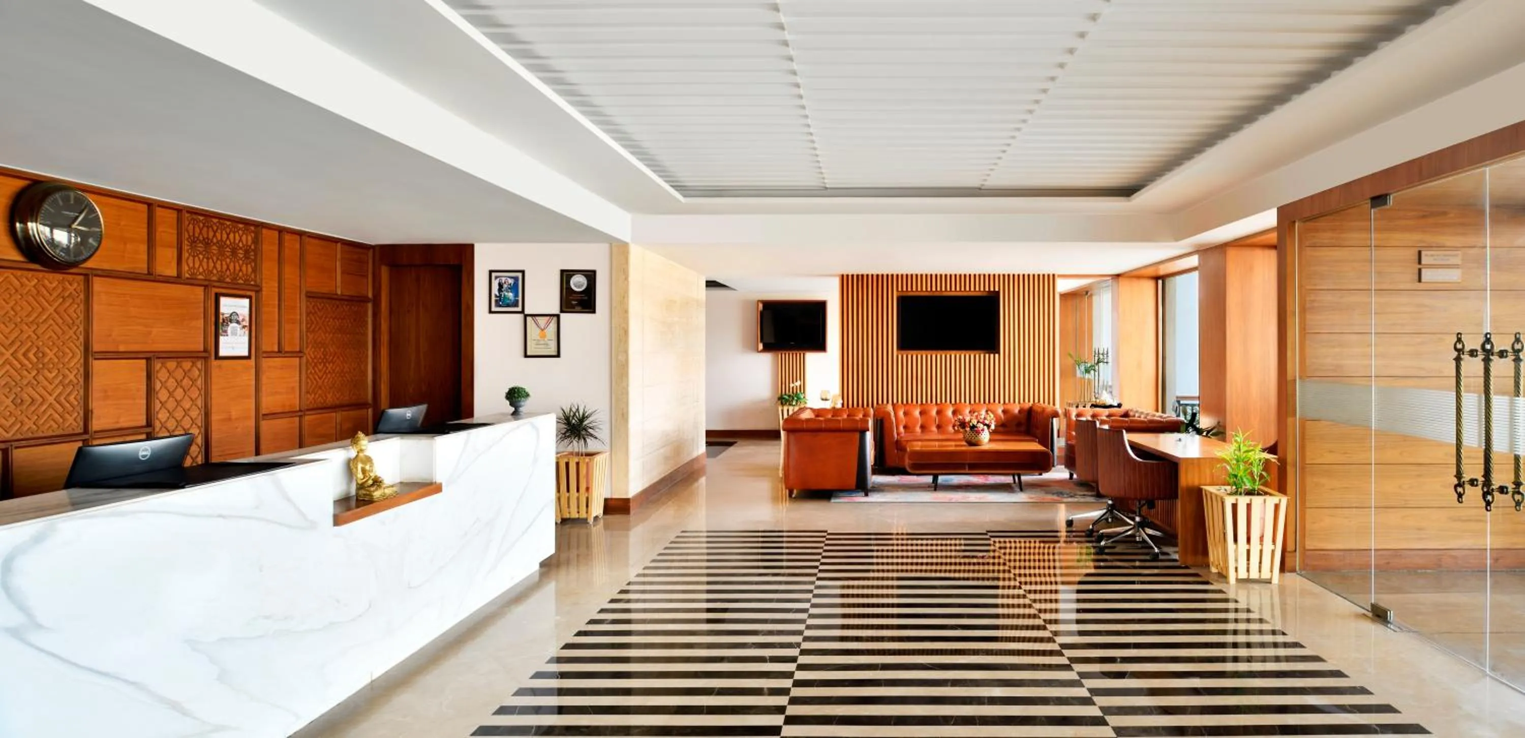 Lobby or reception in Golden Tulip Jalandhar