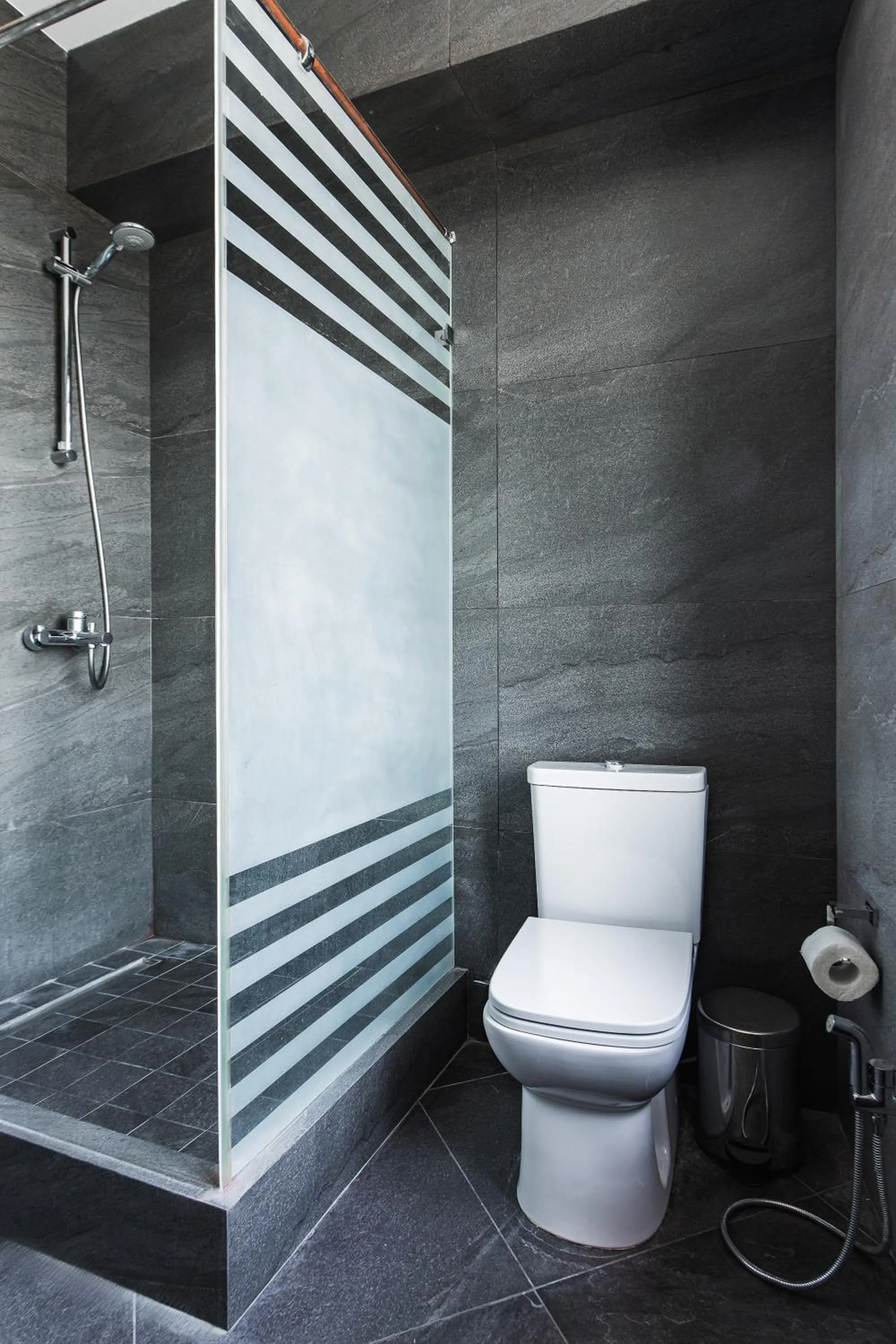 Shower in Grand Nur Hotel