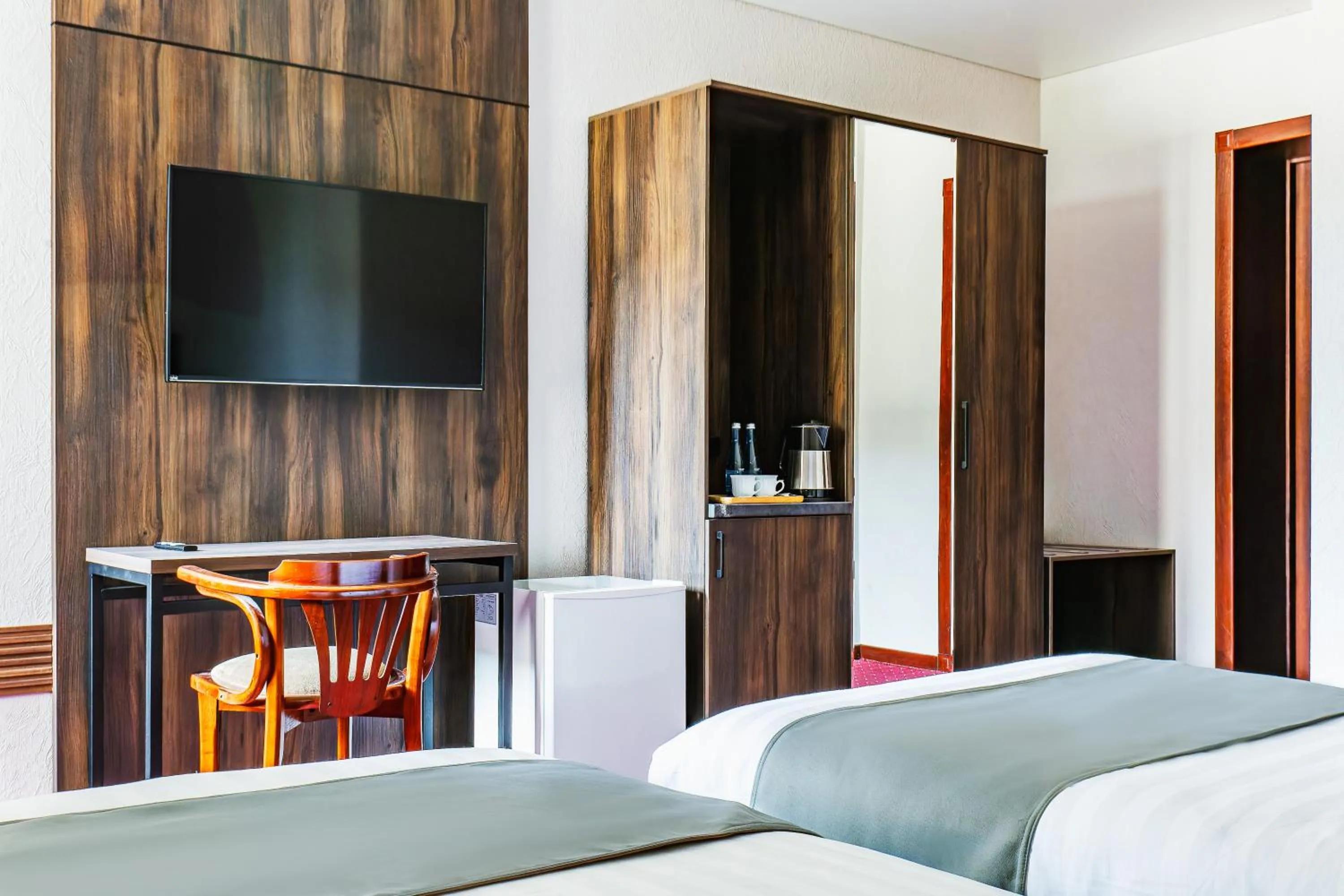 TV and multimedia, Bed in Grand Nur Hotel