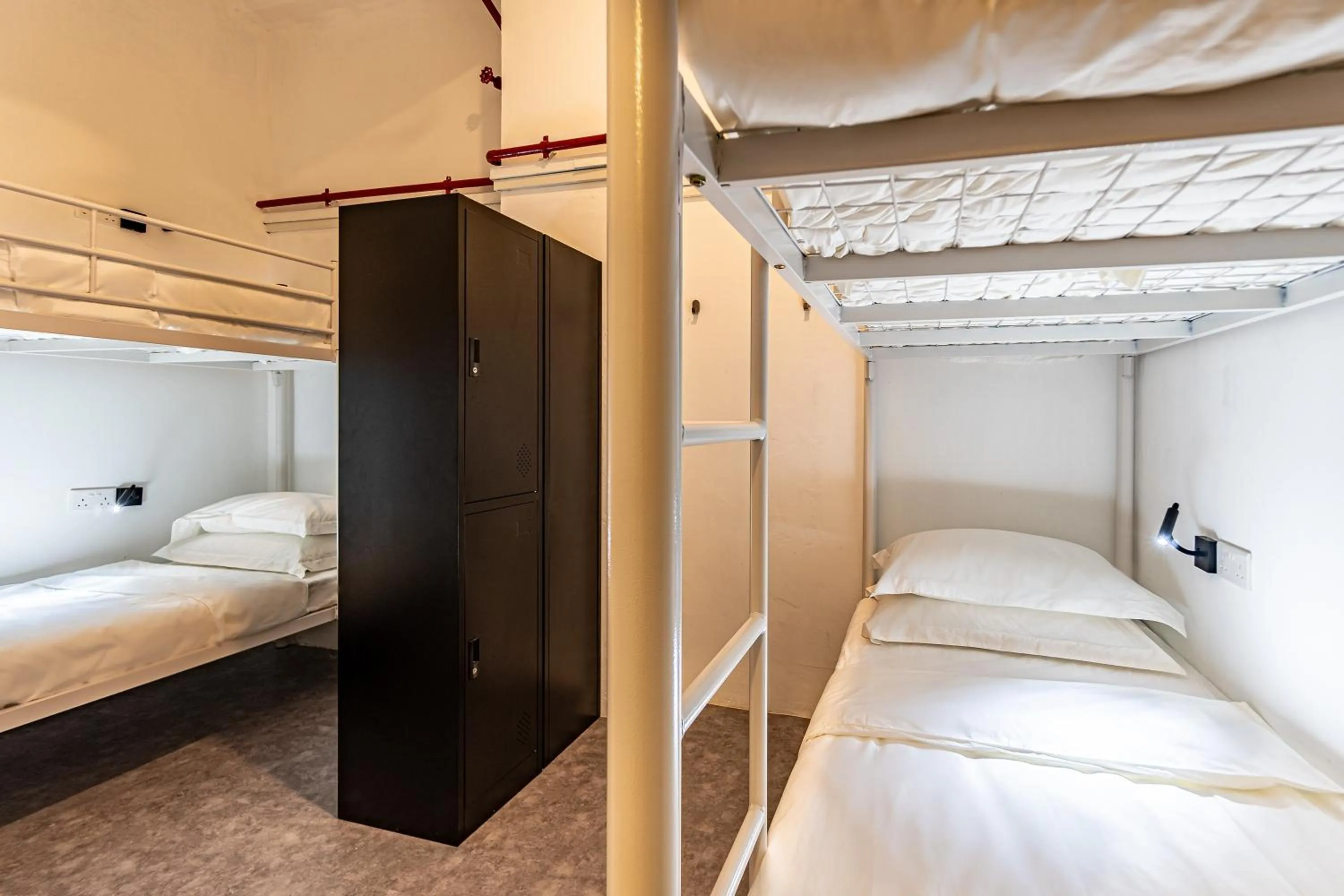 Bed in Rucksack Inn Temple Street