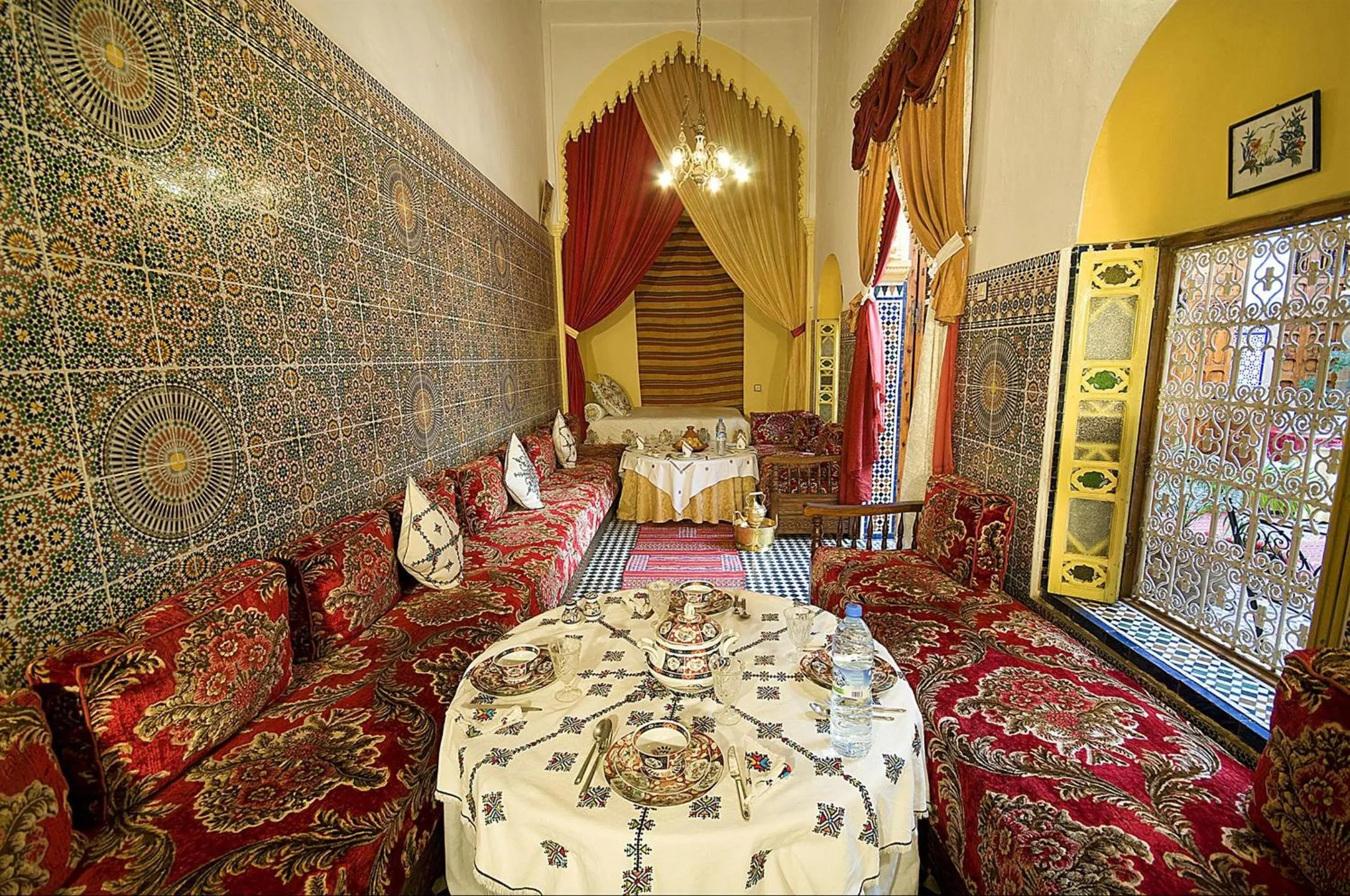 Restaurant/places to eat in Riad Dar Jabador