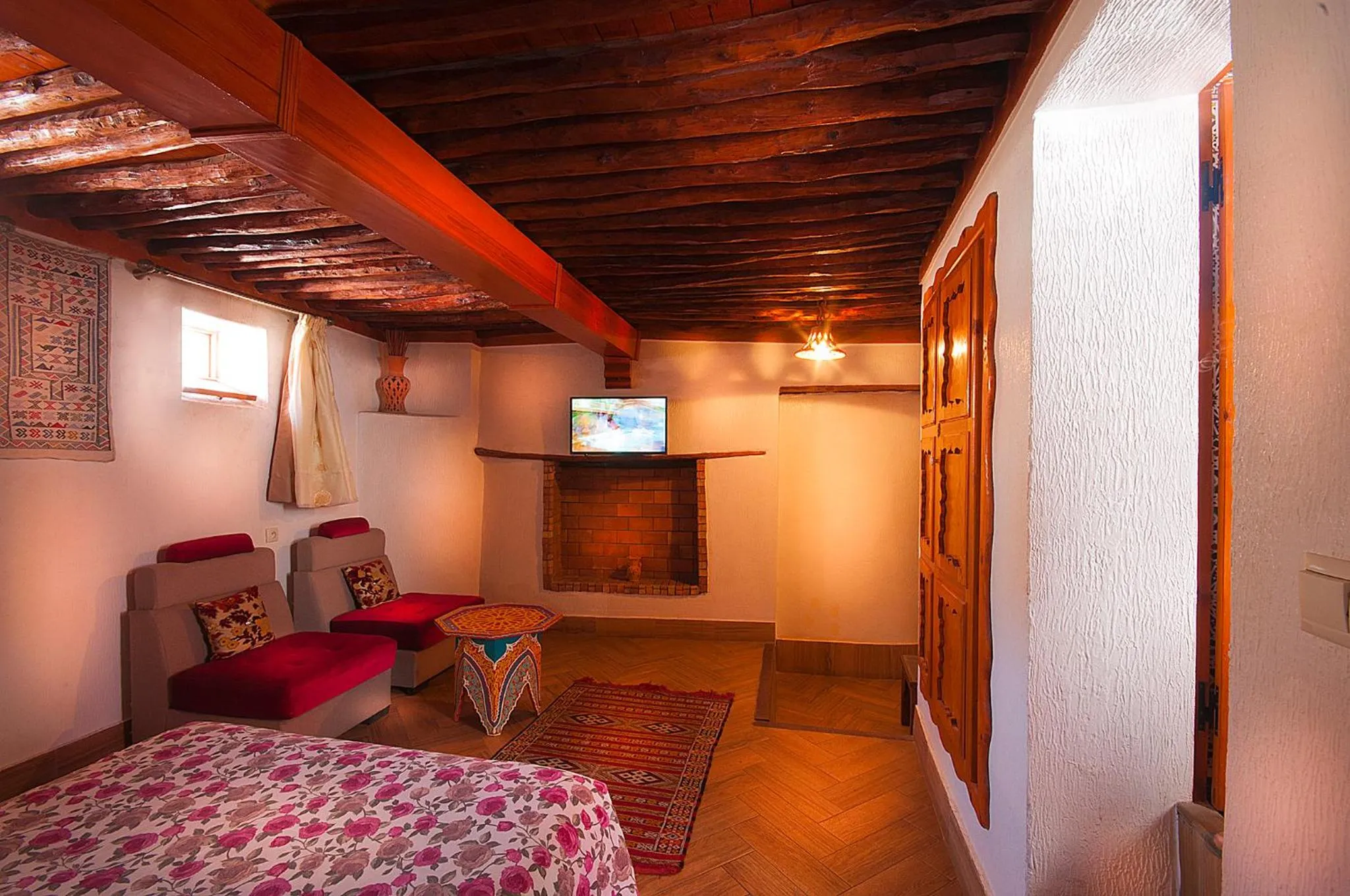 Staff, Bed in Riad Dar Jabador