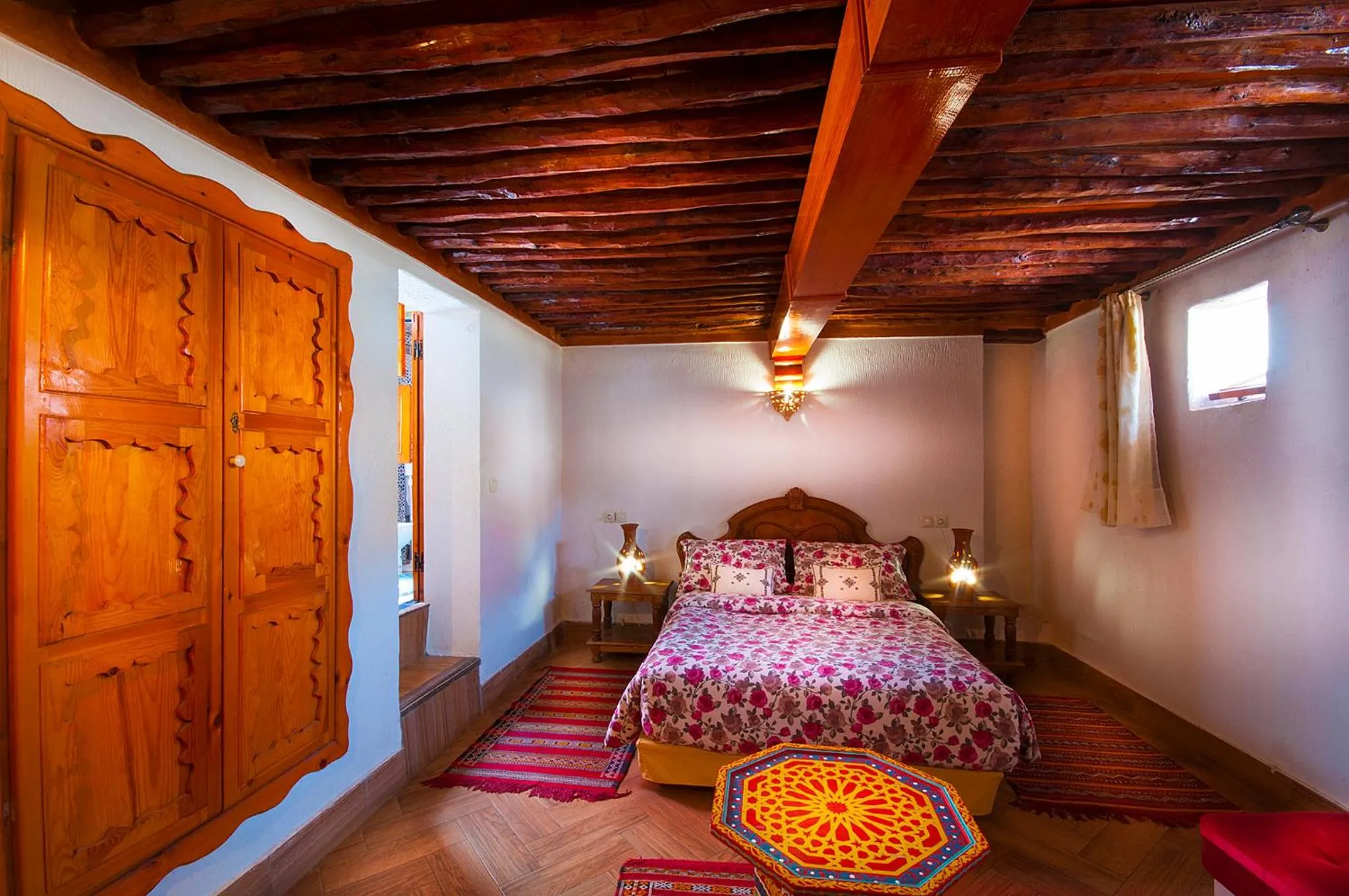 Staff, Bed in Riad Dar Jabador