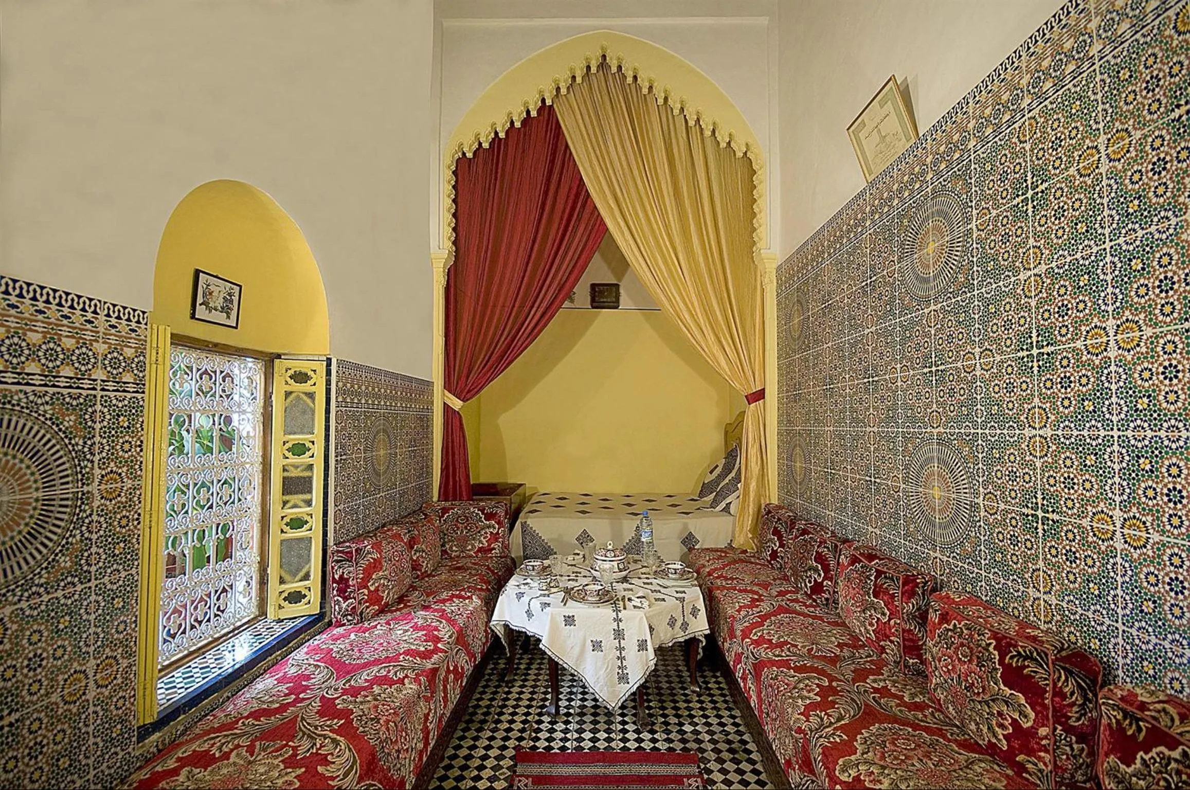 Restaurant/places to eat in Riad Dar Jabador