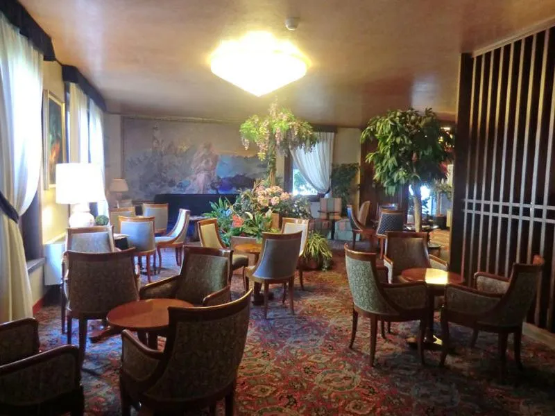 Communal lounge/ TV room in Hotel Bellavista