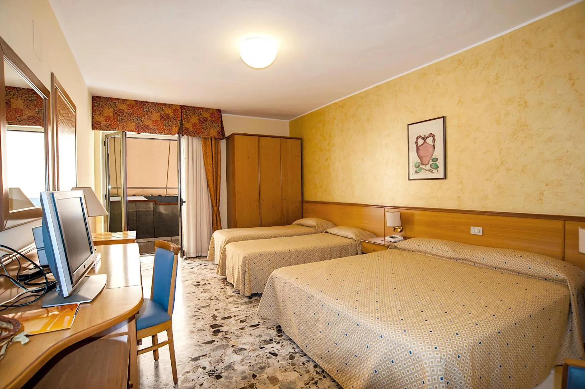 Bedroom, Bed in Hotel La Tonnara