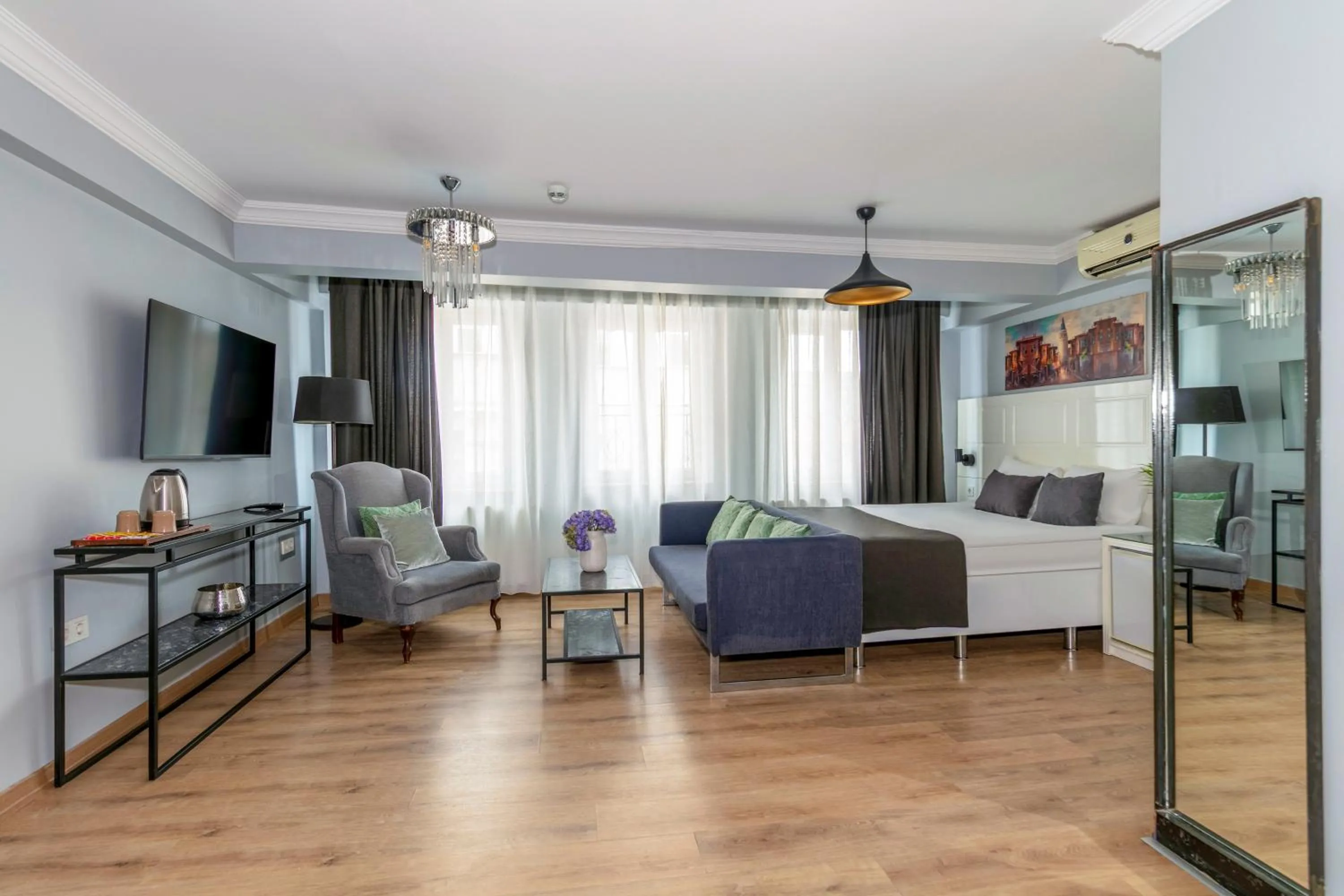 TV and multimedia in Lavanta Hotel