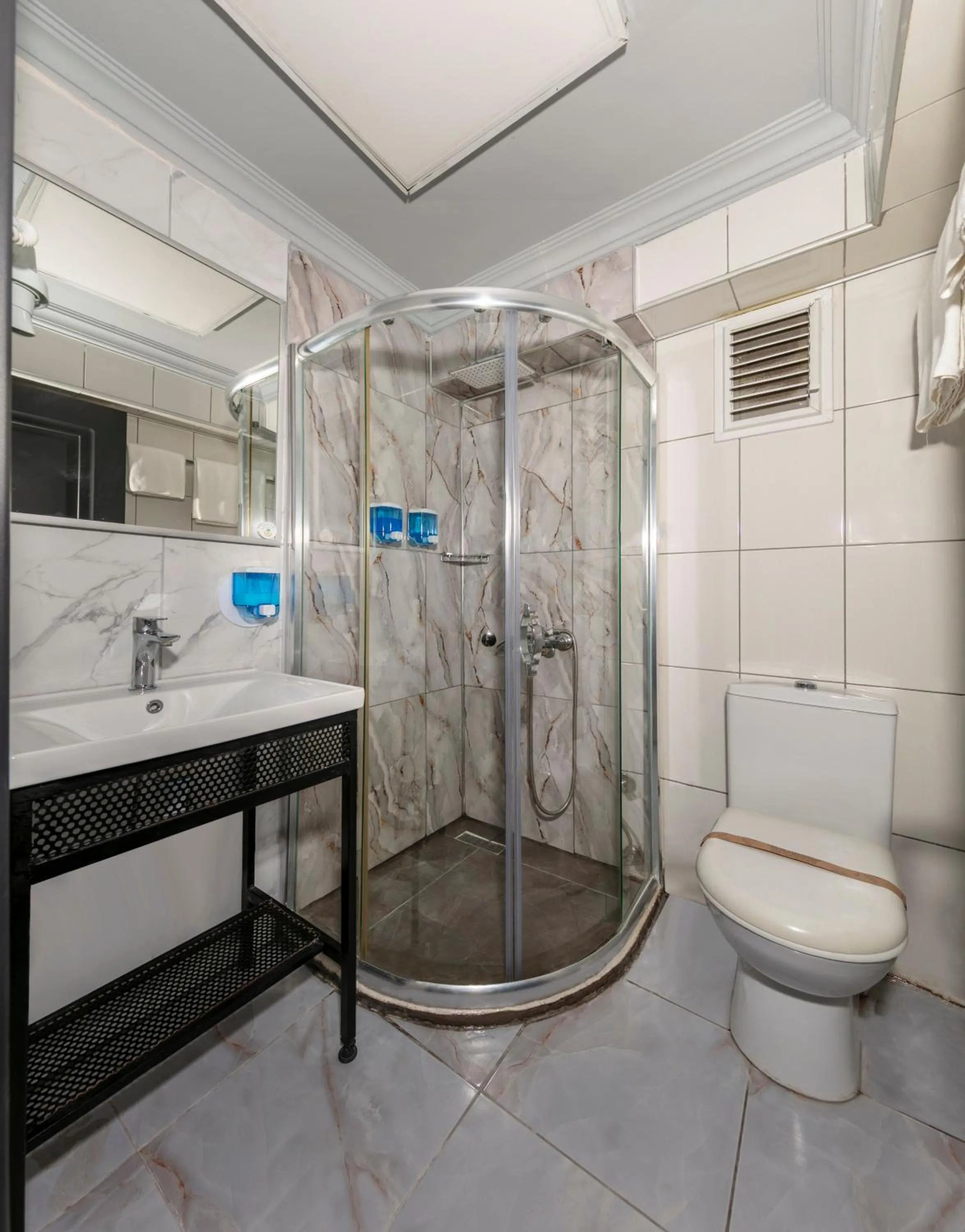 Shower in Lavanta Hotel