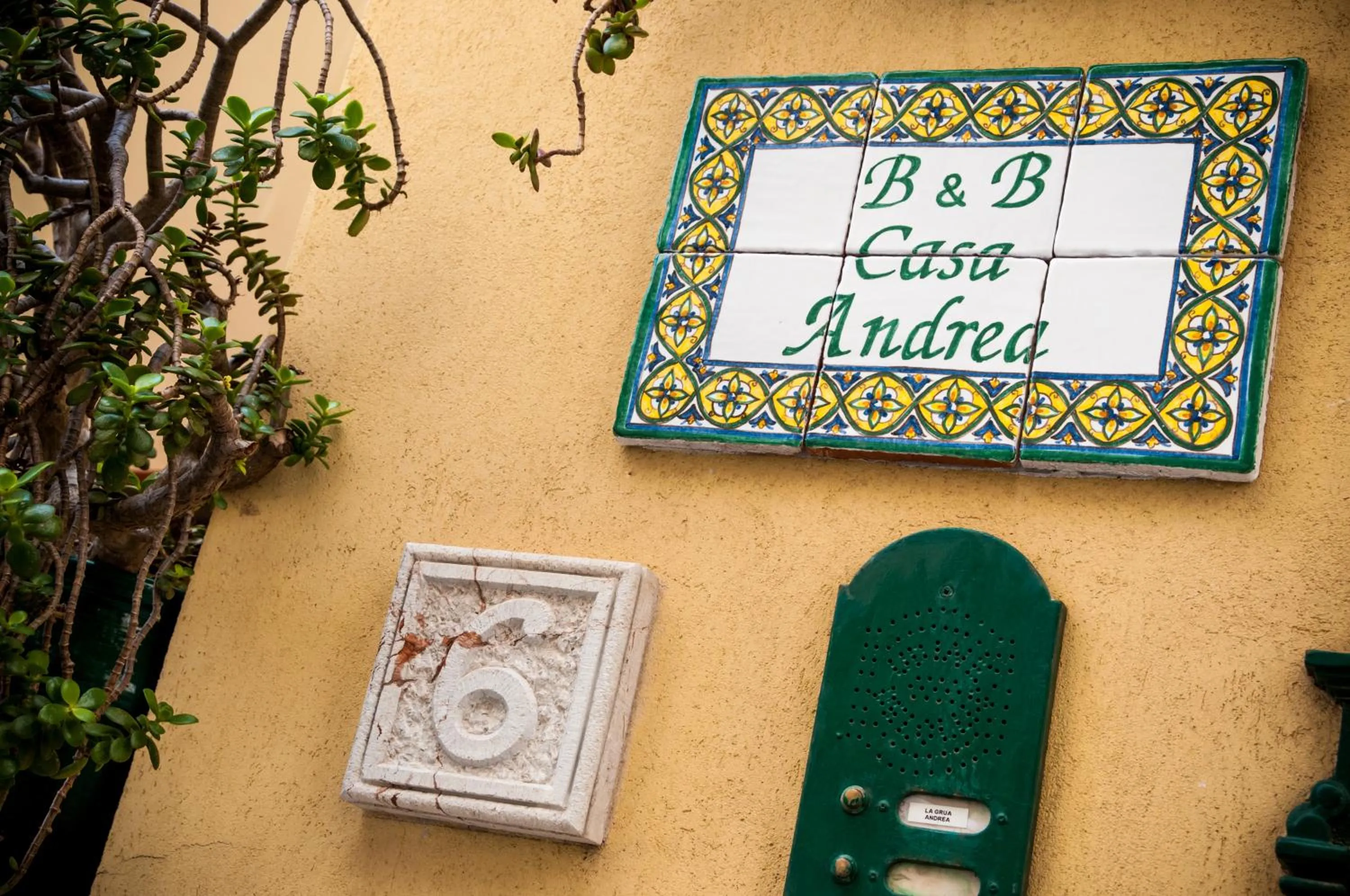 Logo/Certificate/Sign in B&B Casa Andrea