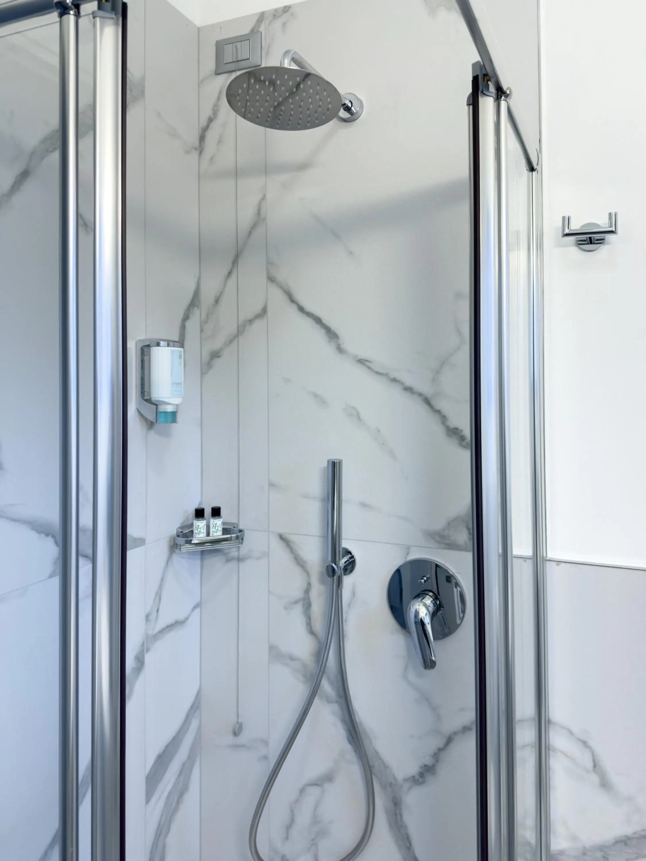 Shower in Hotel Arena