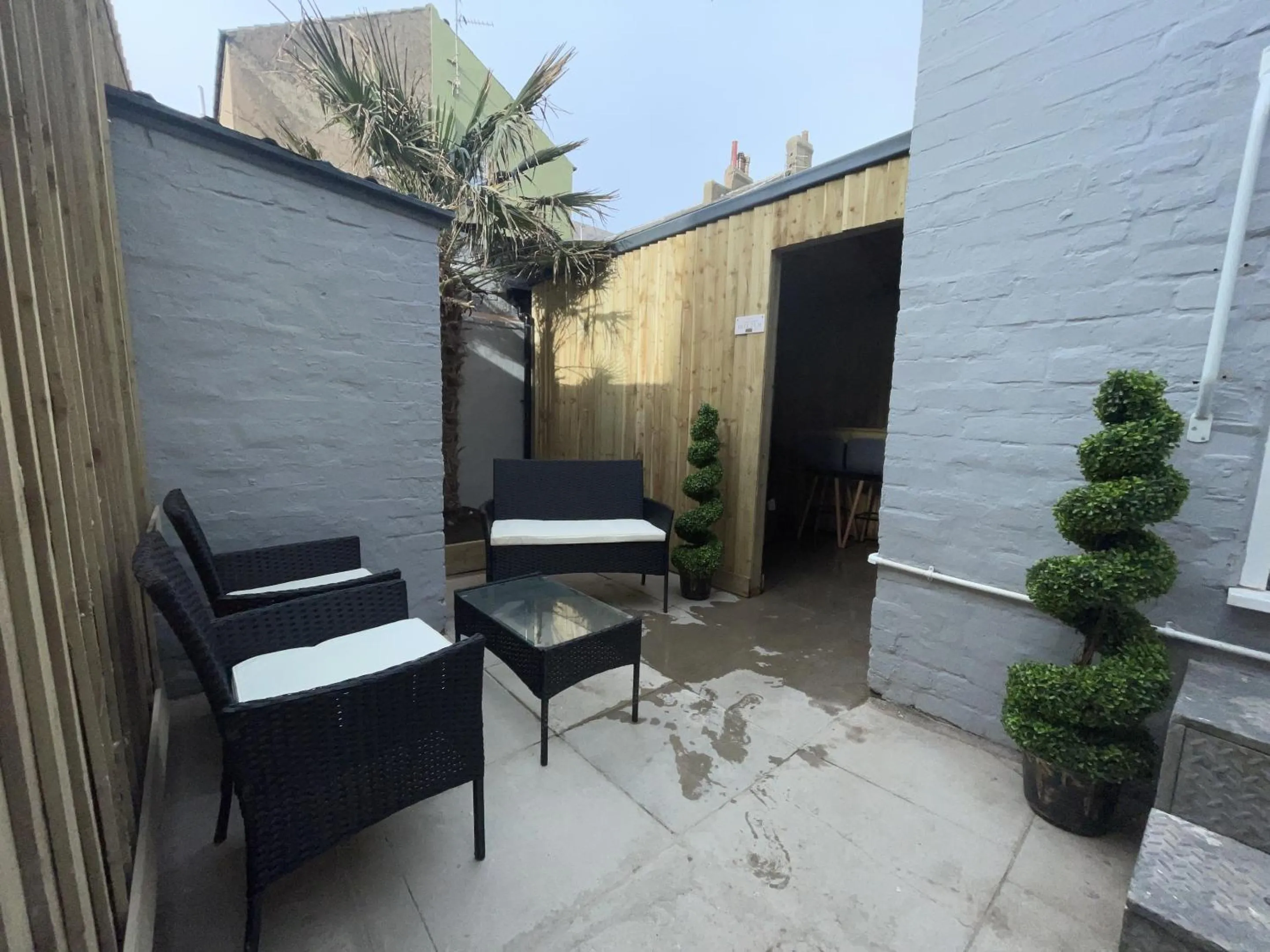 Garden in Osborne hot tub and jacuzzi suites