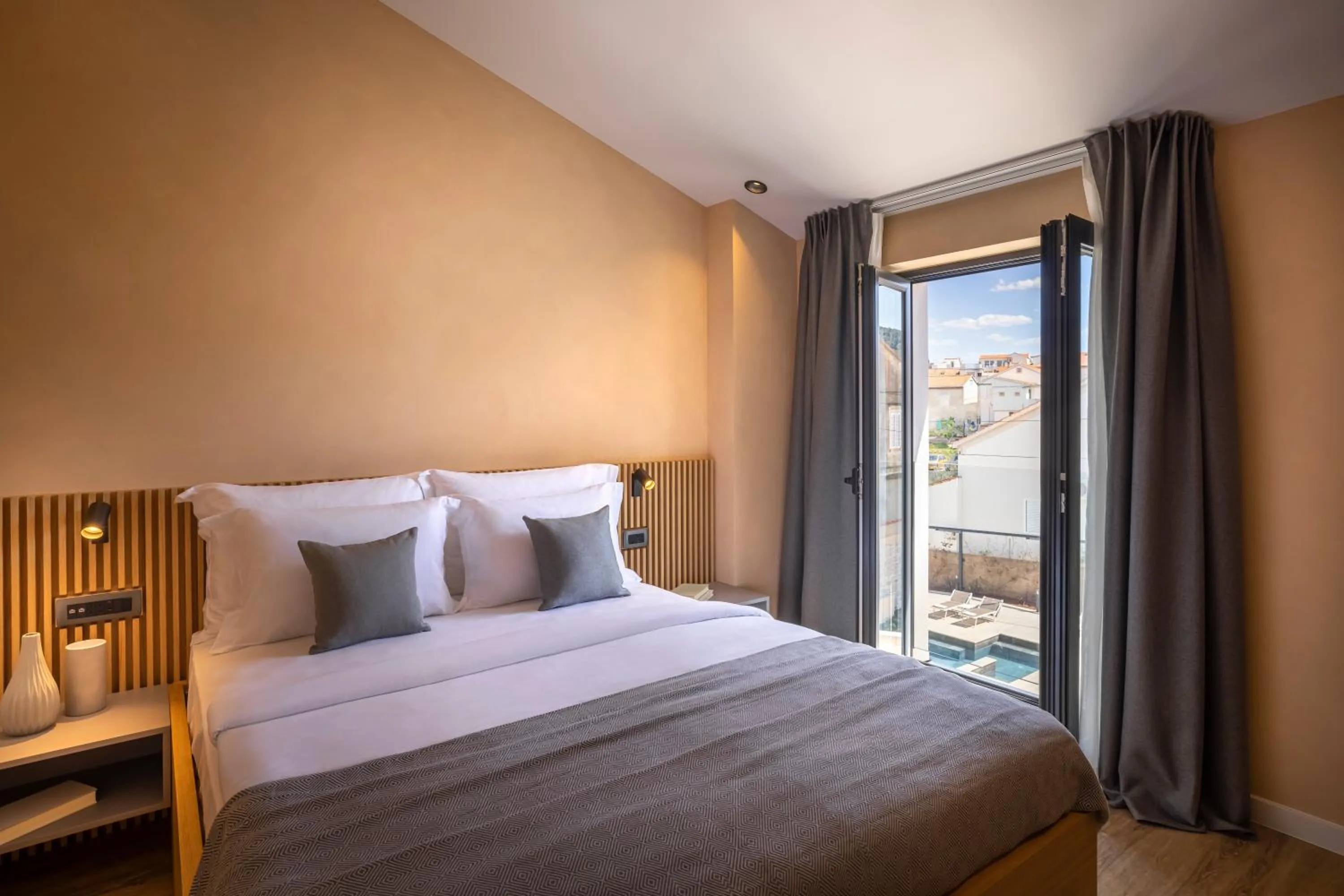 Bedroom, Bed in DUNATOVI DVORI Heritage Hotel