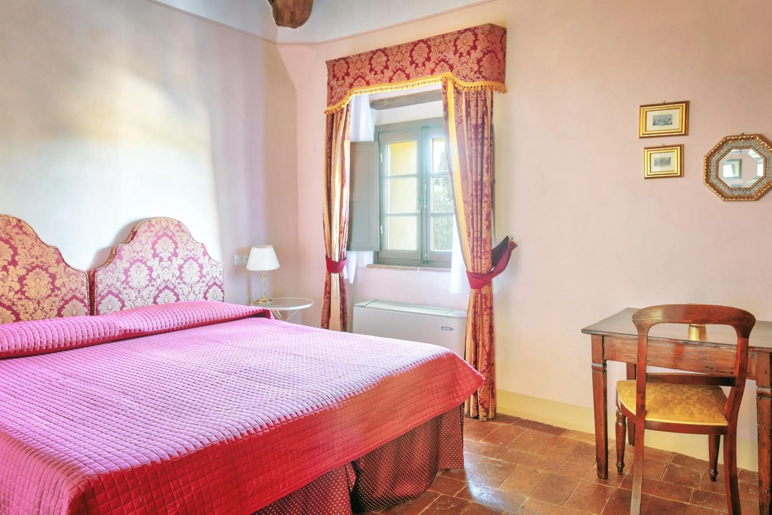 Bedroom, Bed in Hotel Borgo Casabianca