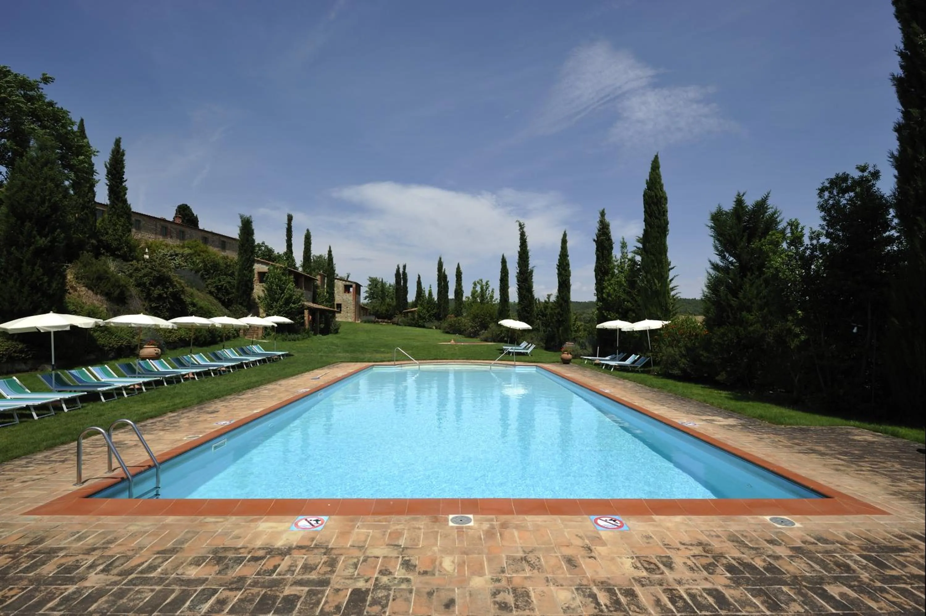 Swimming pool in Hotel Borgo Casabianca