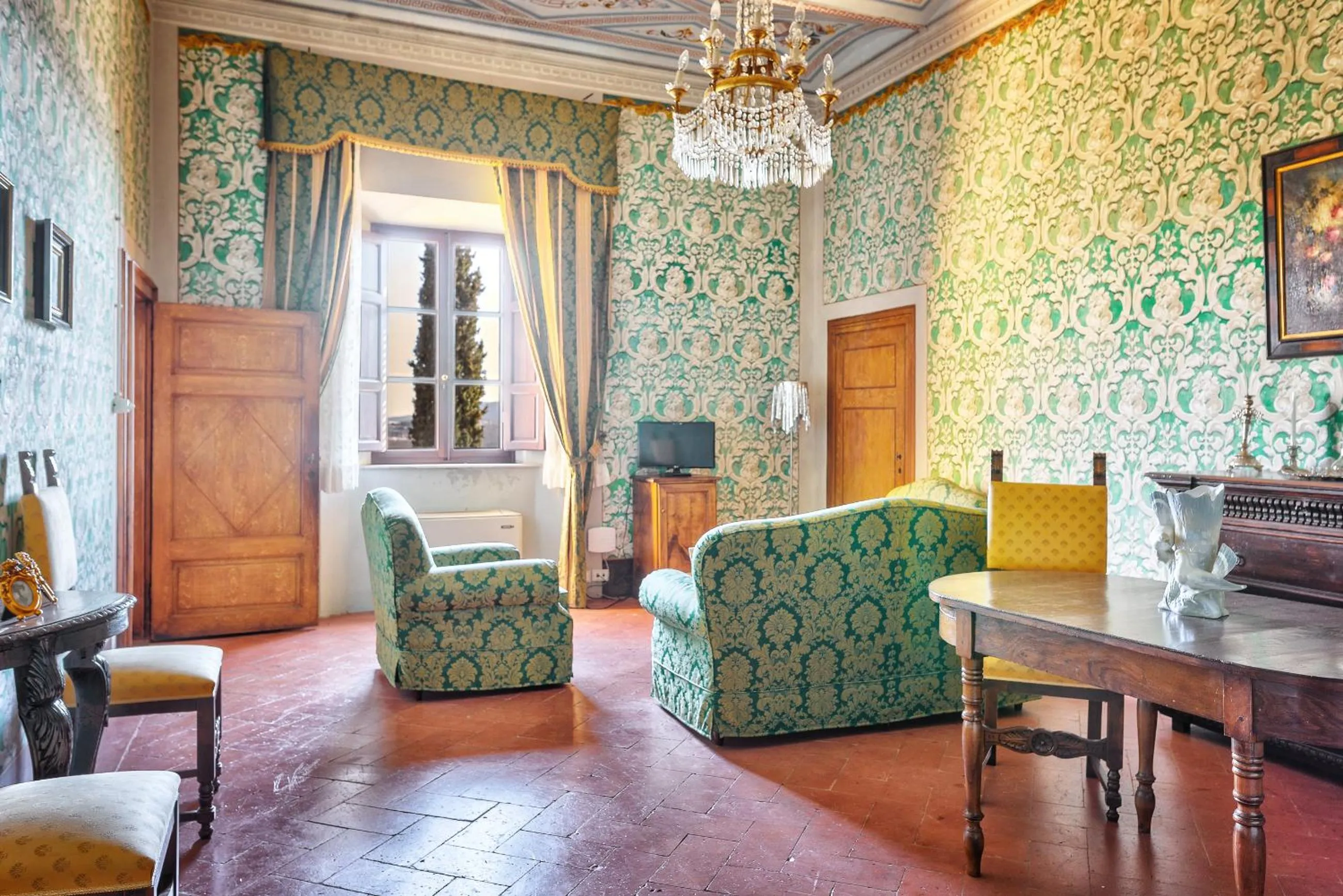 Seating area in Hotel Borgo Casabianca