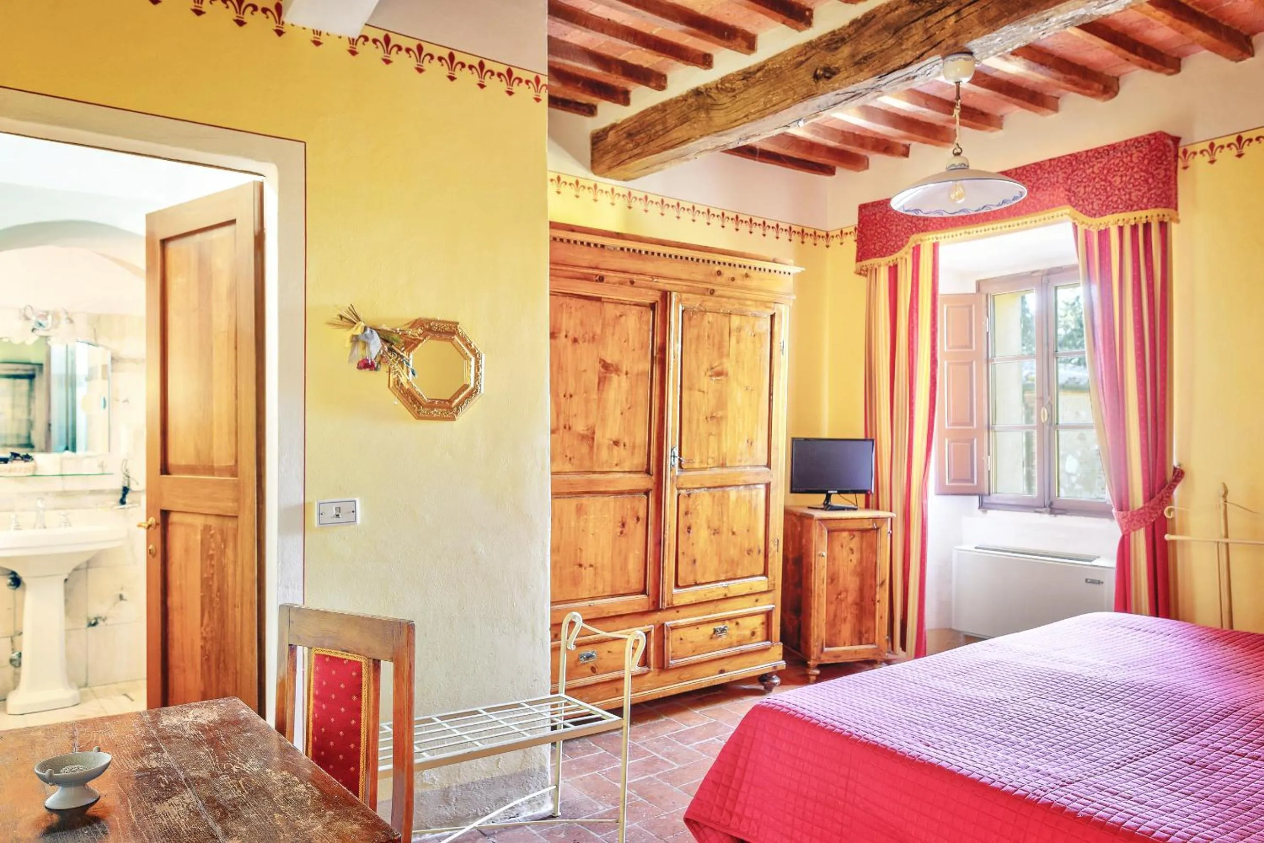 Bedroom, Bed in Hotel Borgo Casabianca