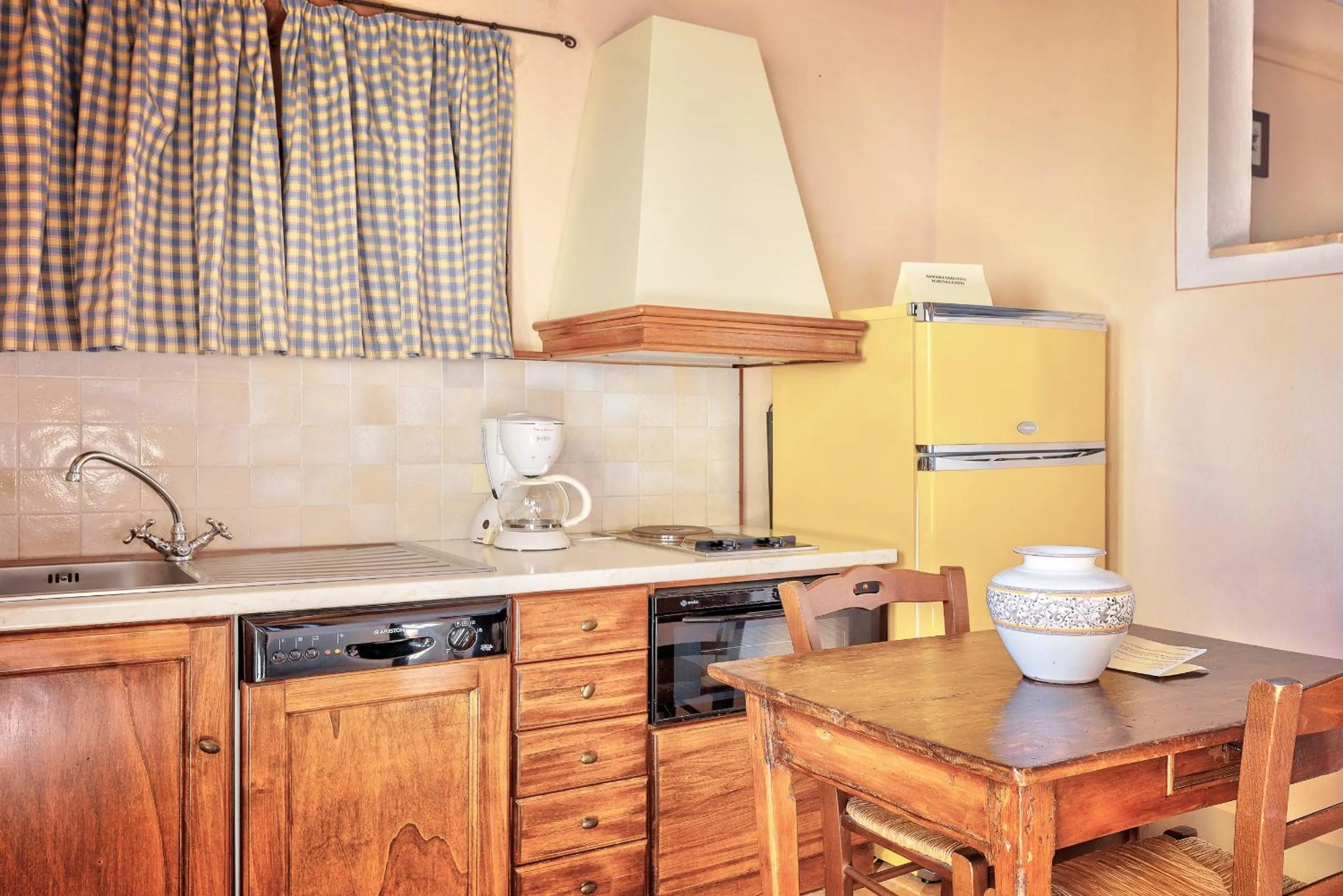 Kitchen or kitchenette in Hotel Borgo Casabianca