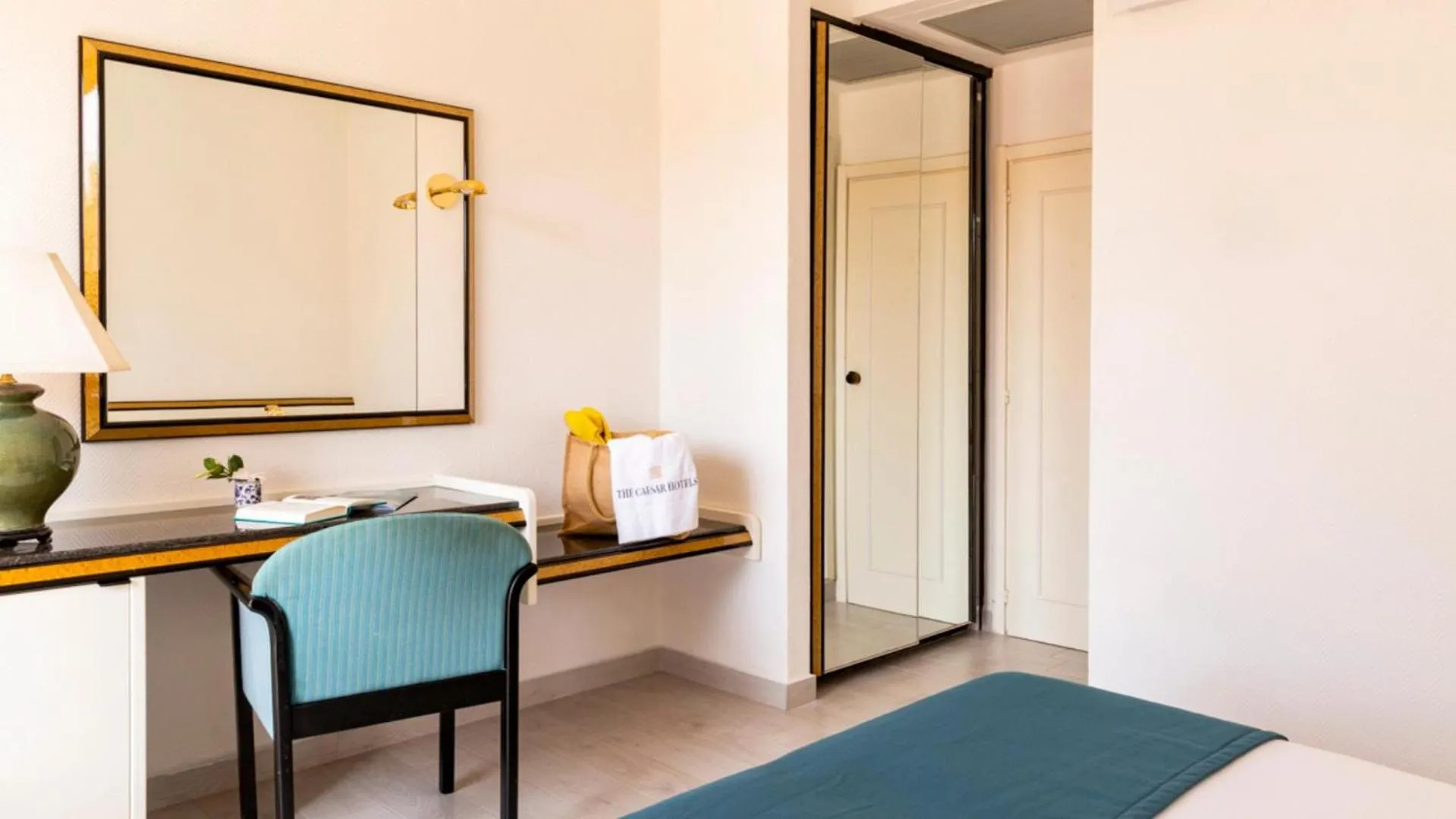 Photo of the whole room, Bed in Hotel Il Telamonio