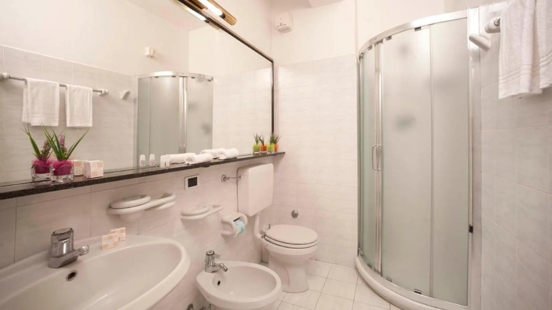 Bathroom in Hotel Il Telamonio